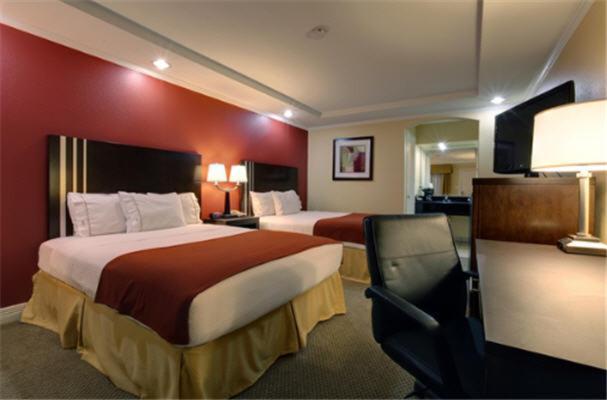 Americas Best Value Inn Angleton photo 19