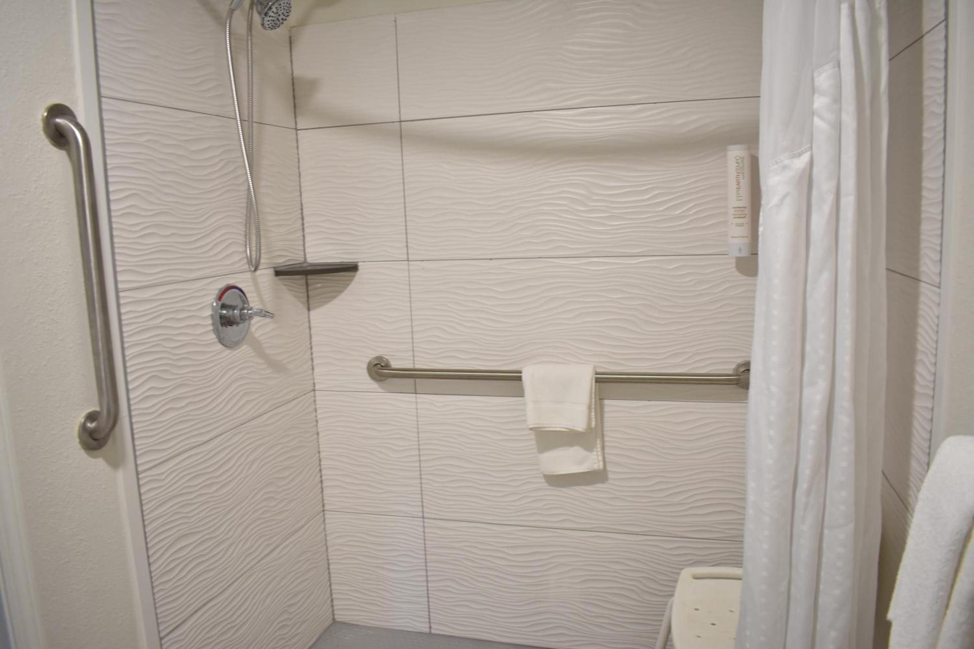 Clarion Pointe Vidalia - Lyons West photo 34