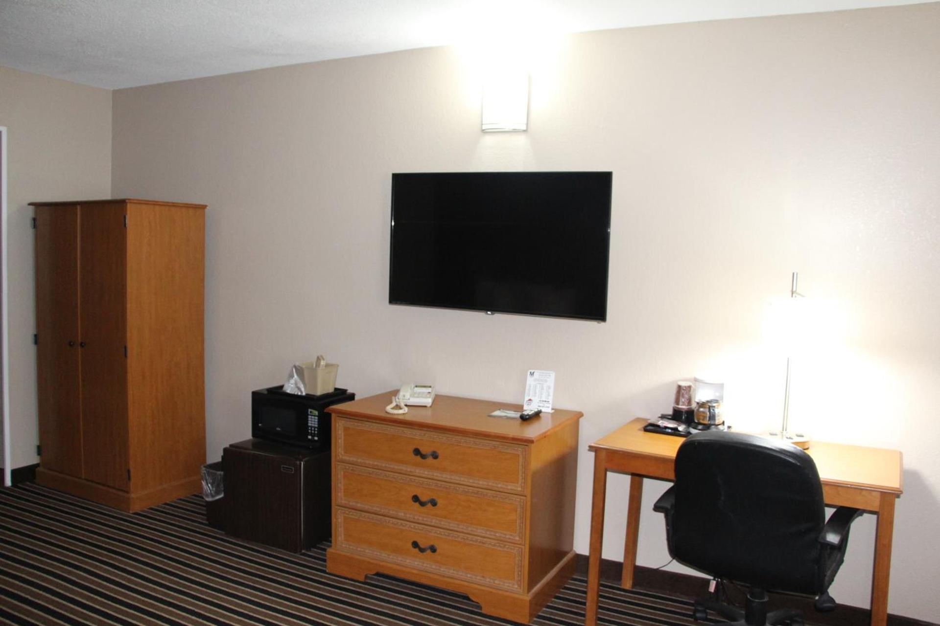 Westbridge Inn & Suites photo 37