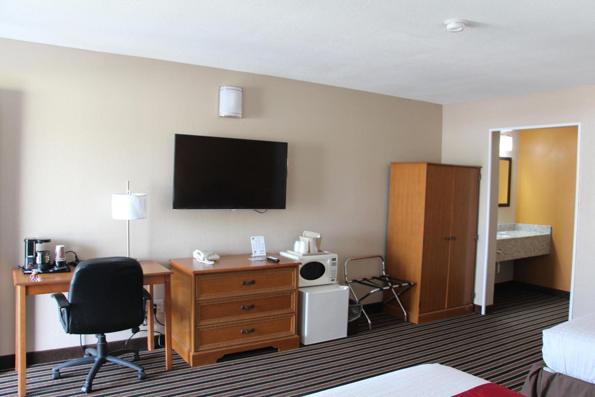 Westbridge Inn & Suites photo 30