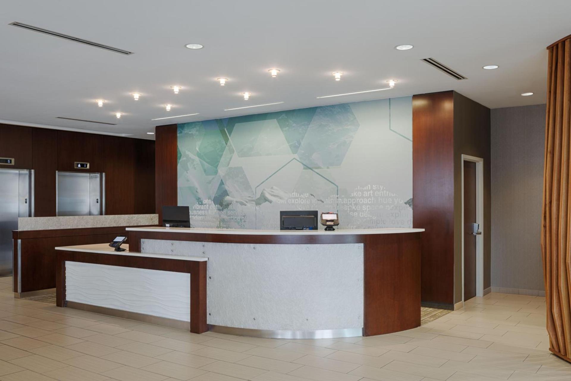 SpringHill Suites by Marriott Bloomington photo 2