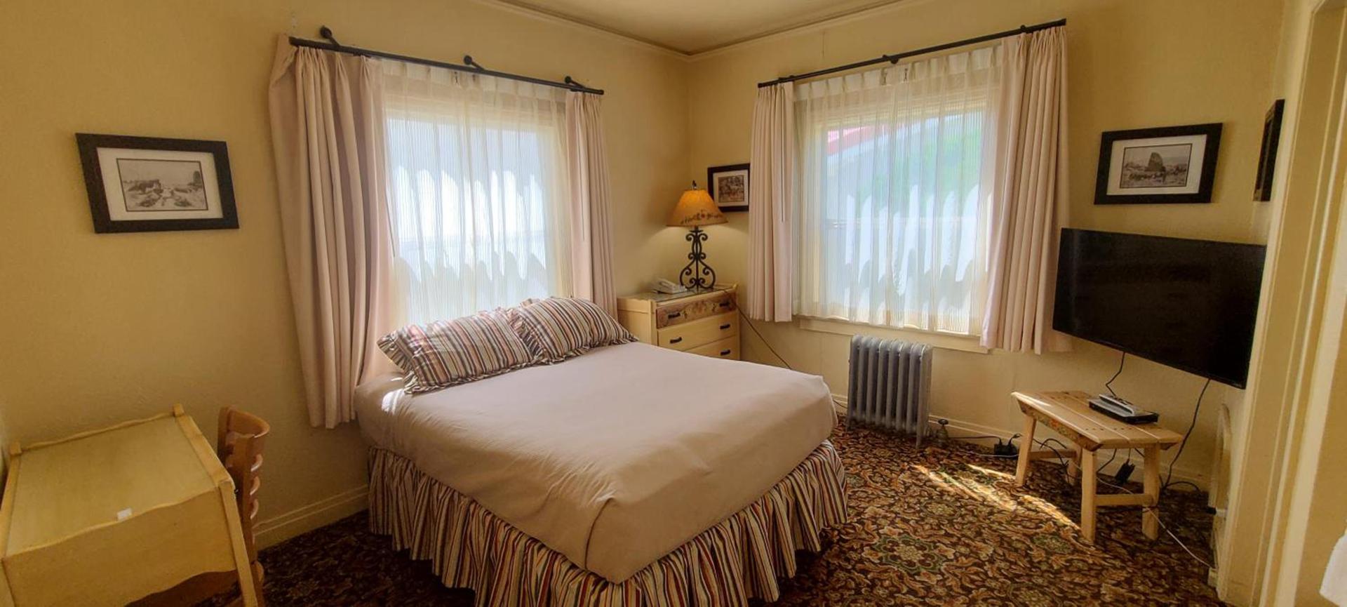 Historic Dow Hotel photo 2