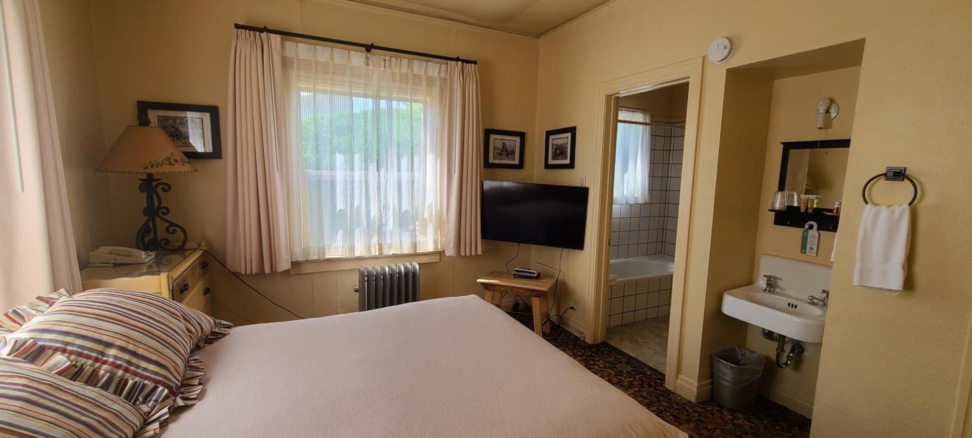 Historic Dow Hotel photo 6