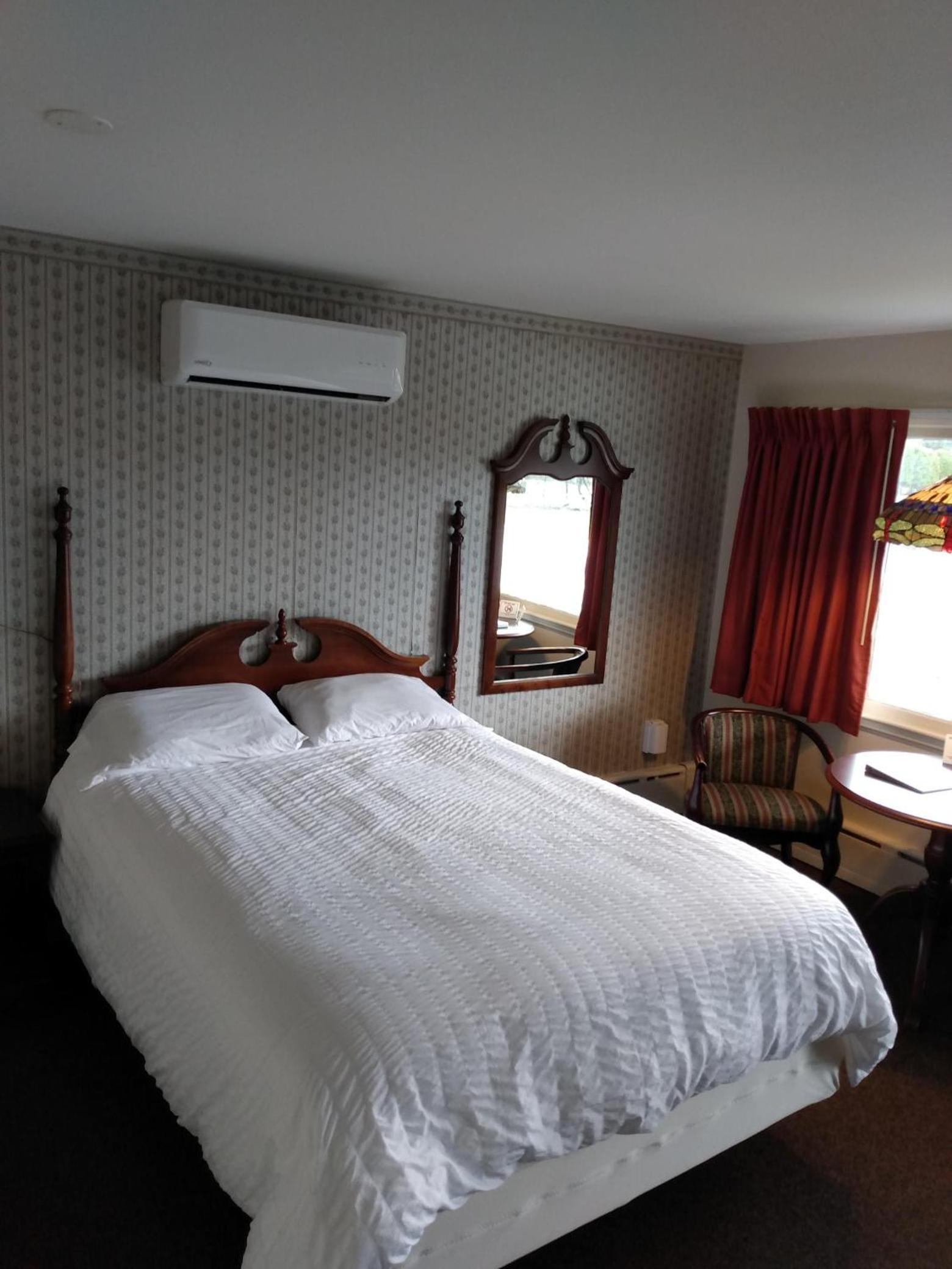 Sara Placid Inn & Suites photo 76