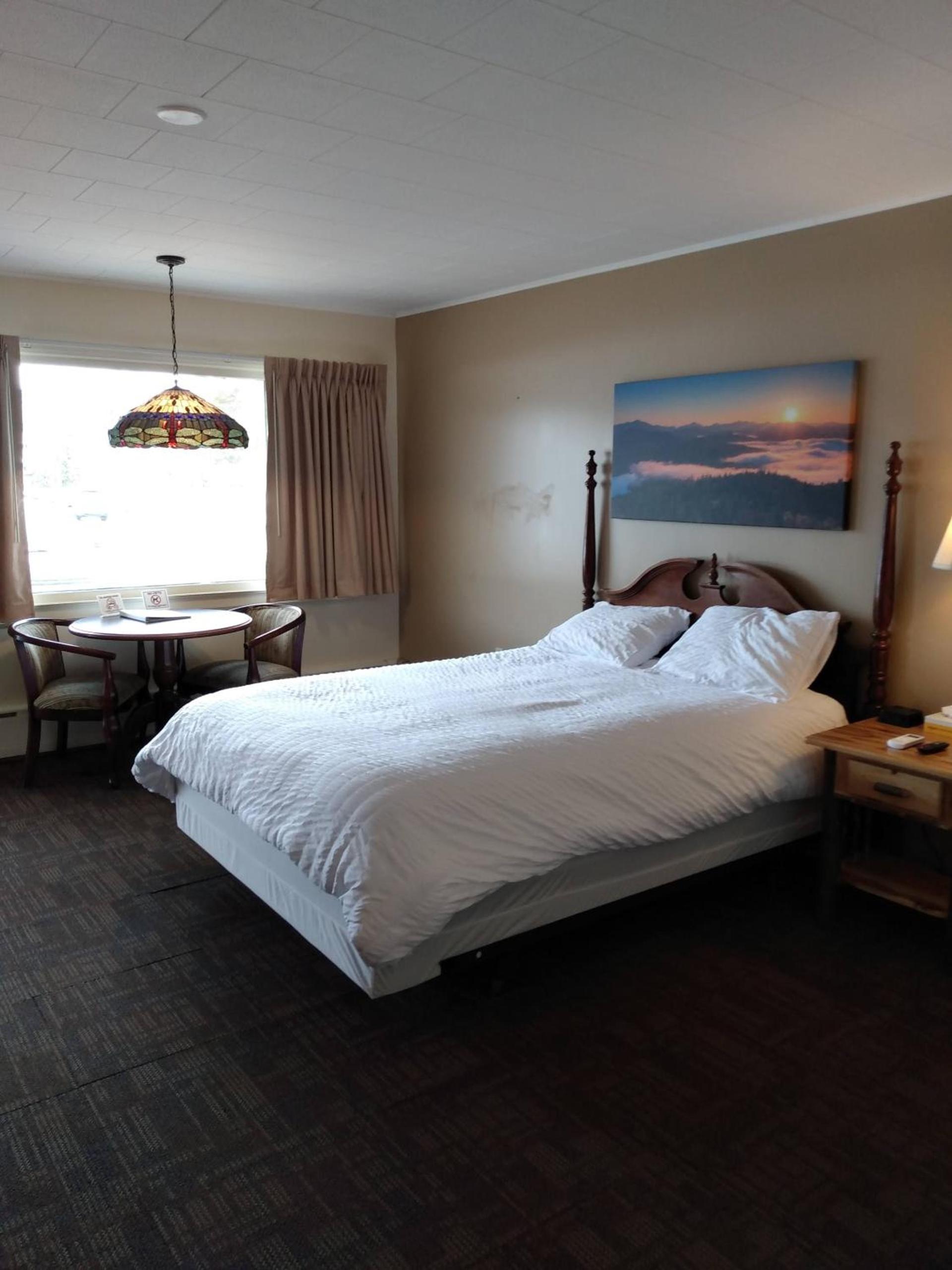 Sara Placid Inn & Suites photo 74