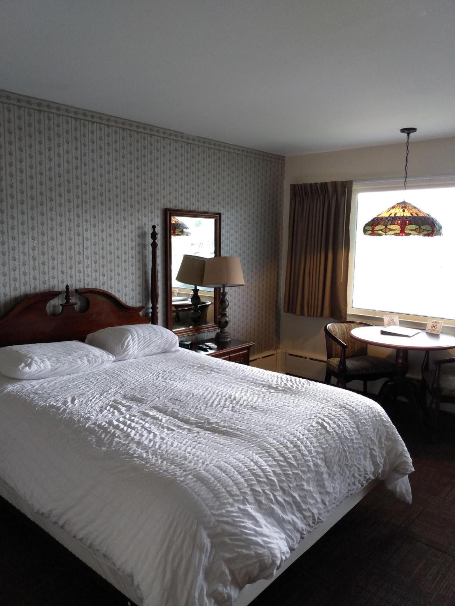 Sara Placid Inn & Suites photo 78