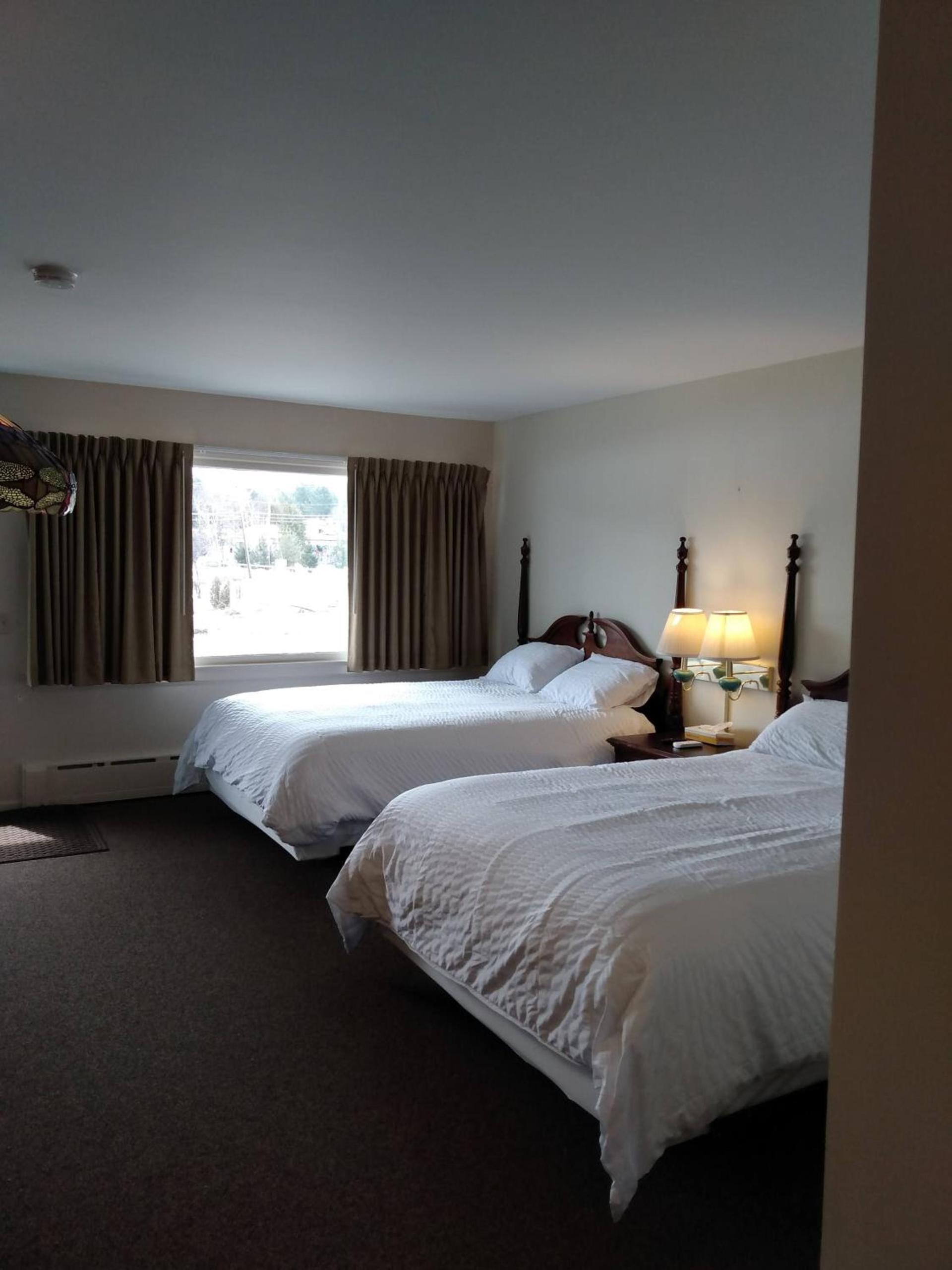 Sara Placid Inn & Suites photo 80