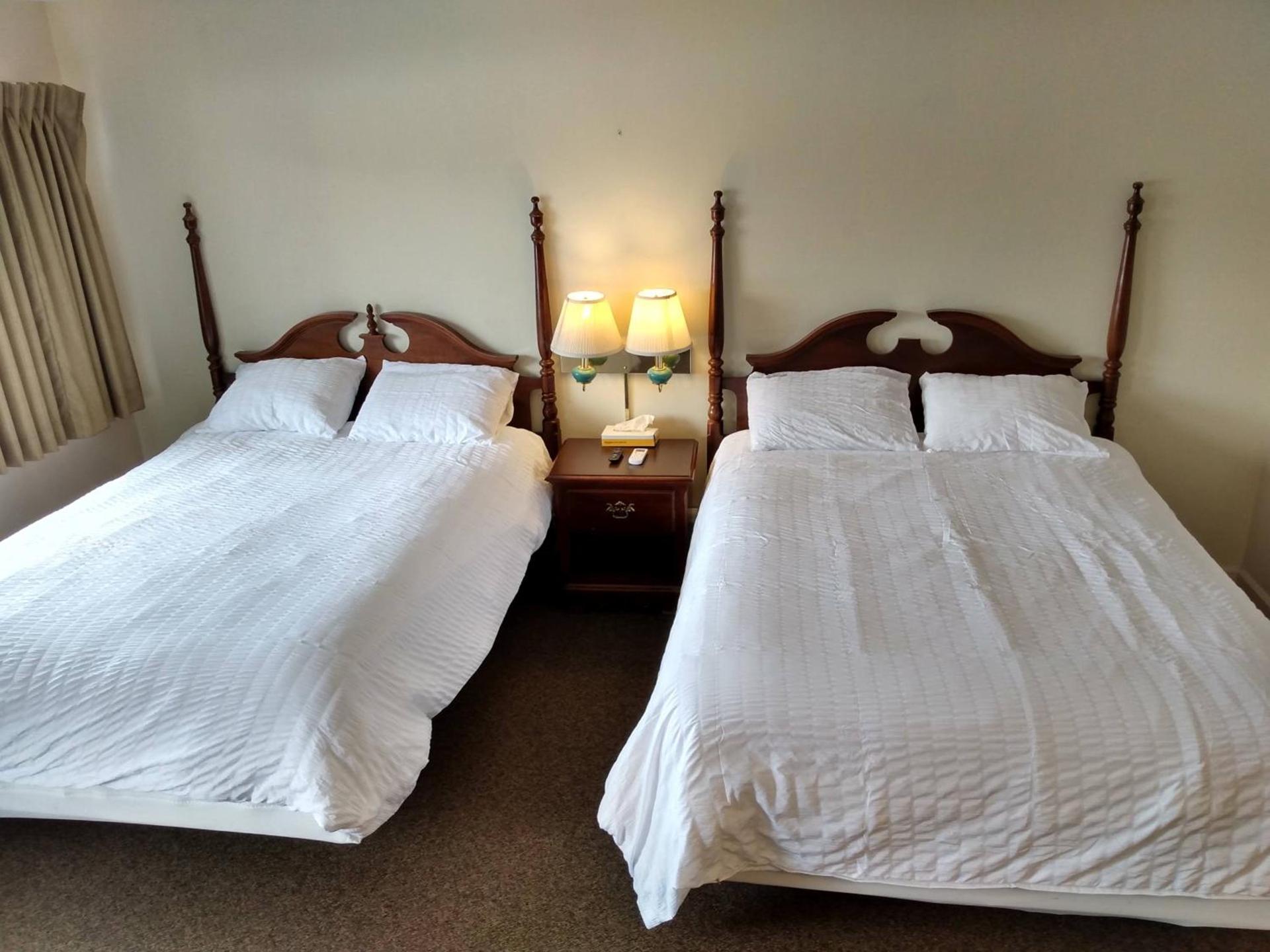 Sara Placid Inn & Suites photo 7