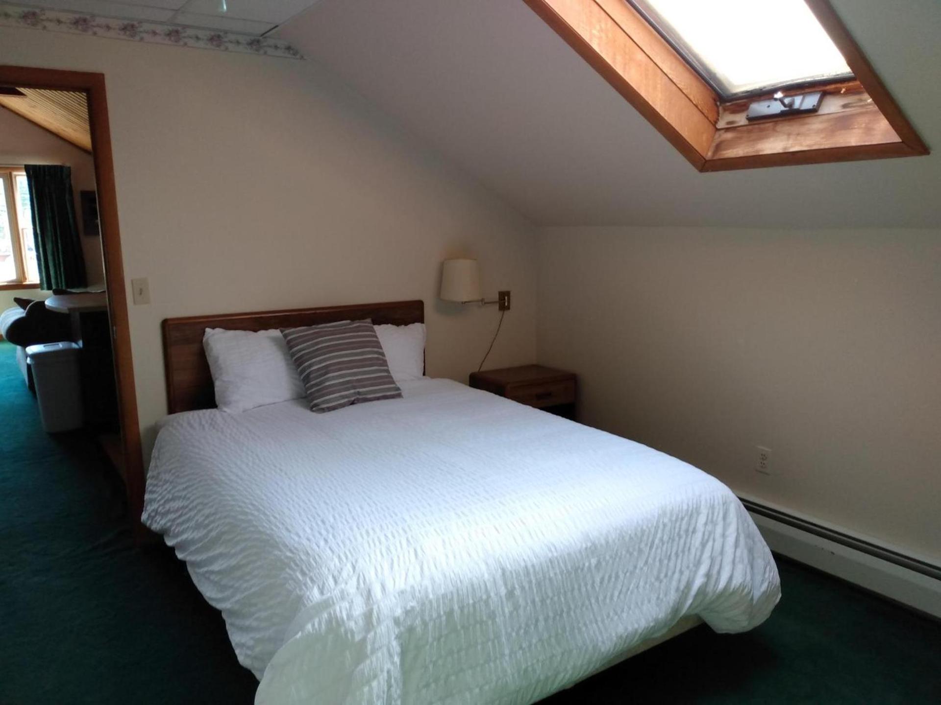 Sara Placid Inn & Suites photo 82