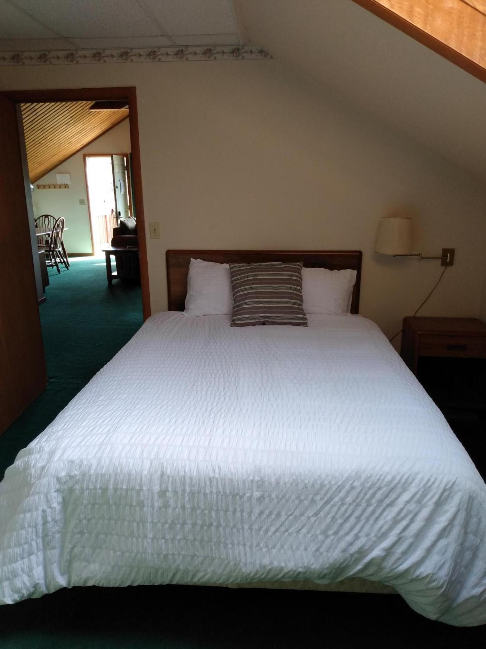 Sara Placid Inn & Suites photo 84