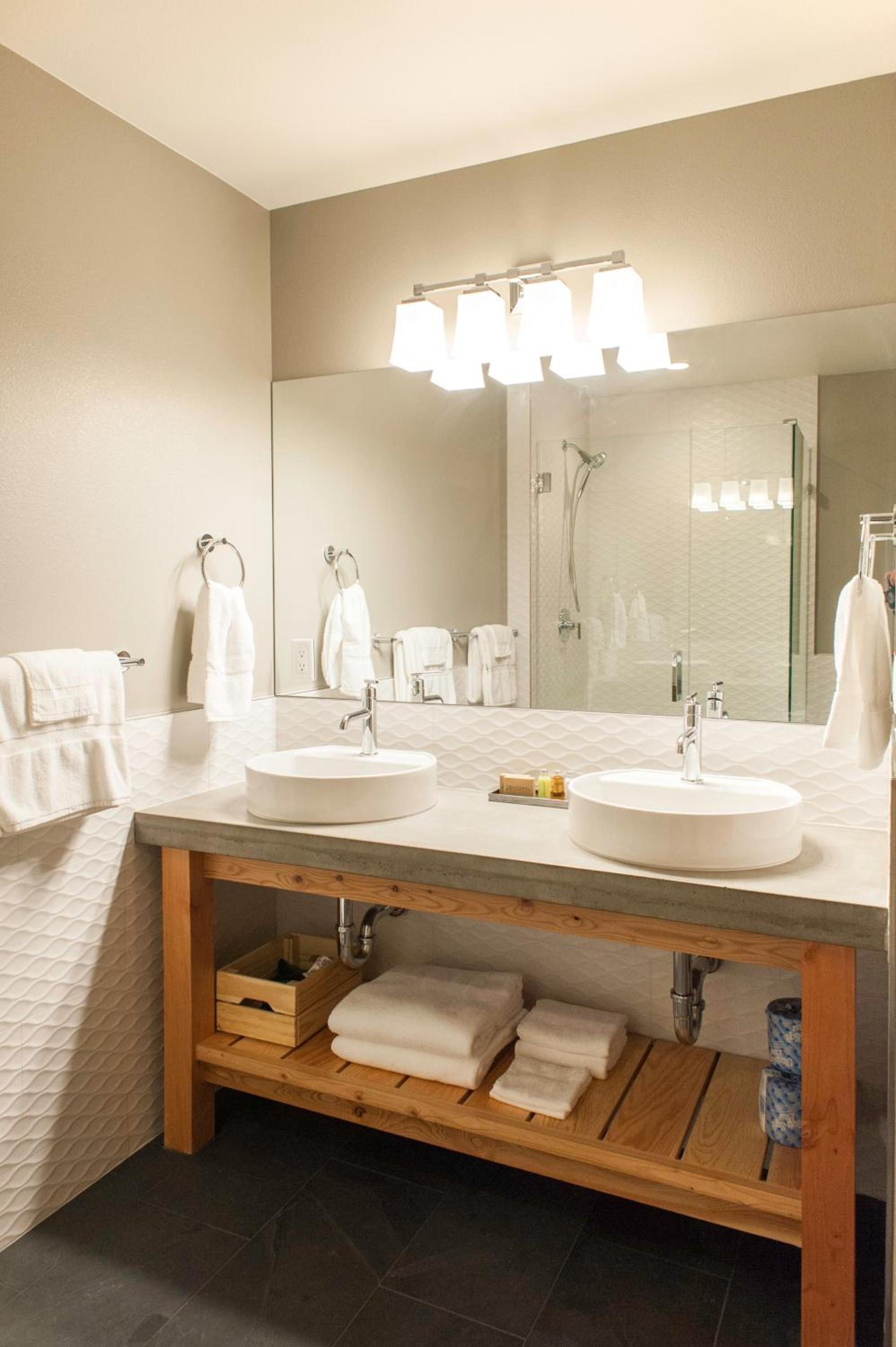 The Suites on Main photo 43