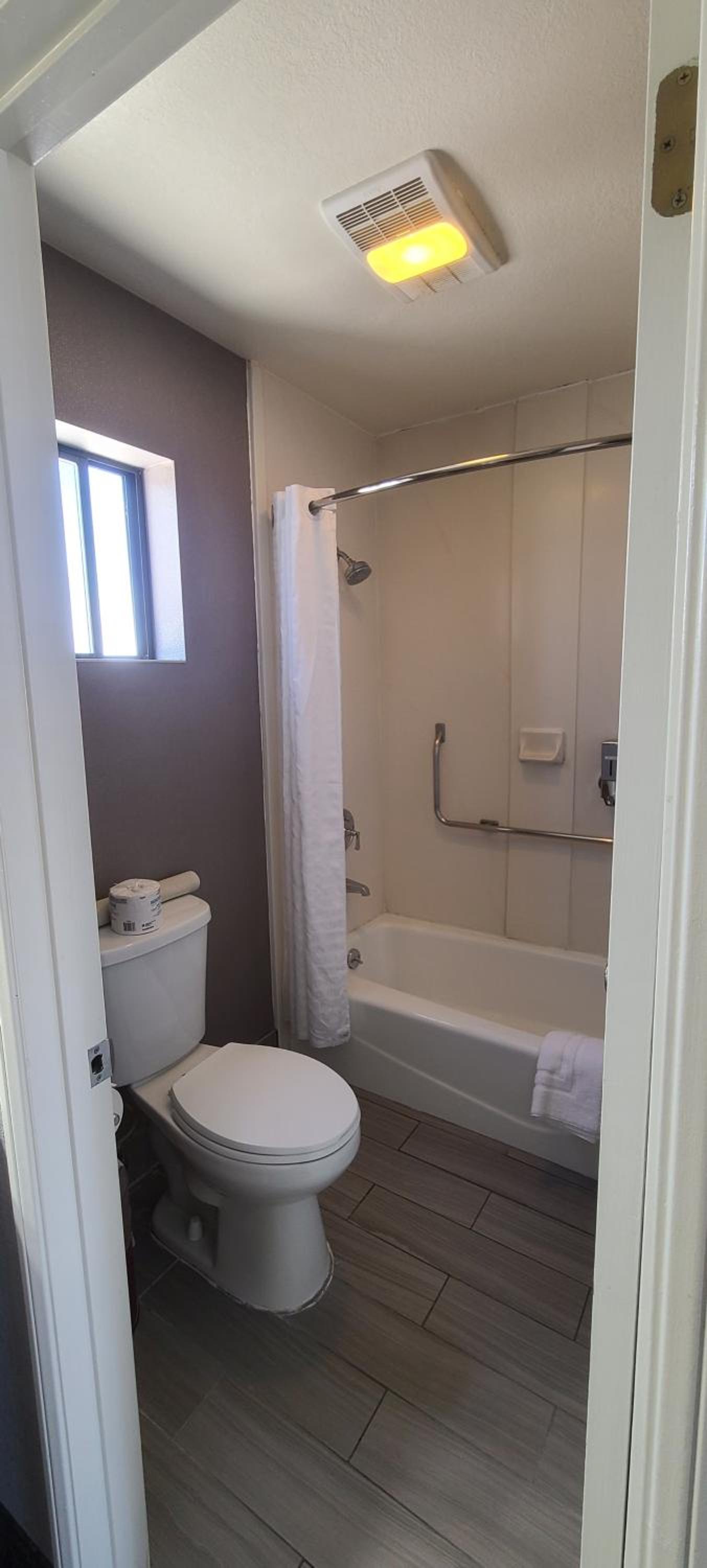 Dow Villa Motel photo 18