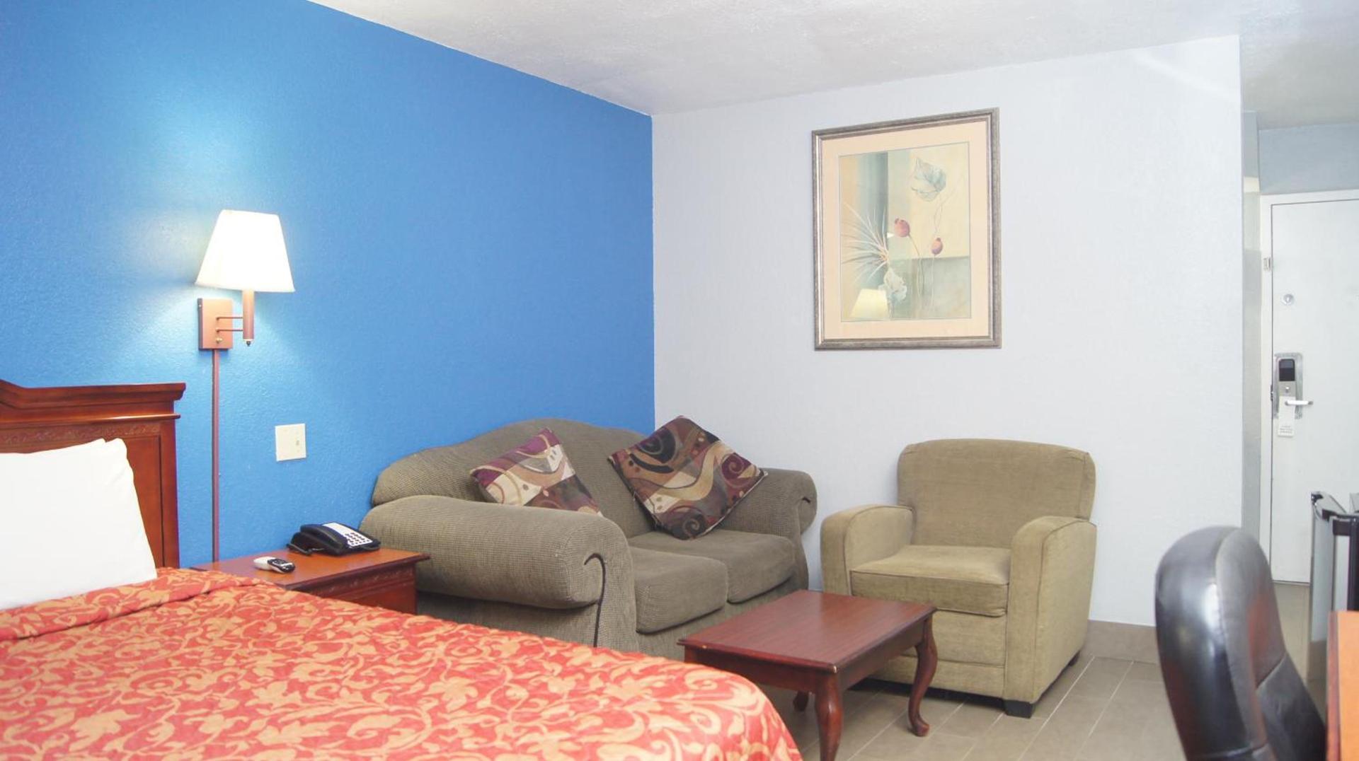Holiday Lodge & Suites photo 32