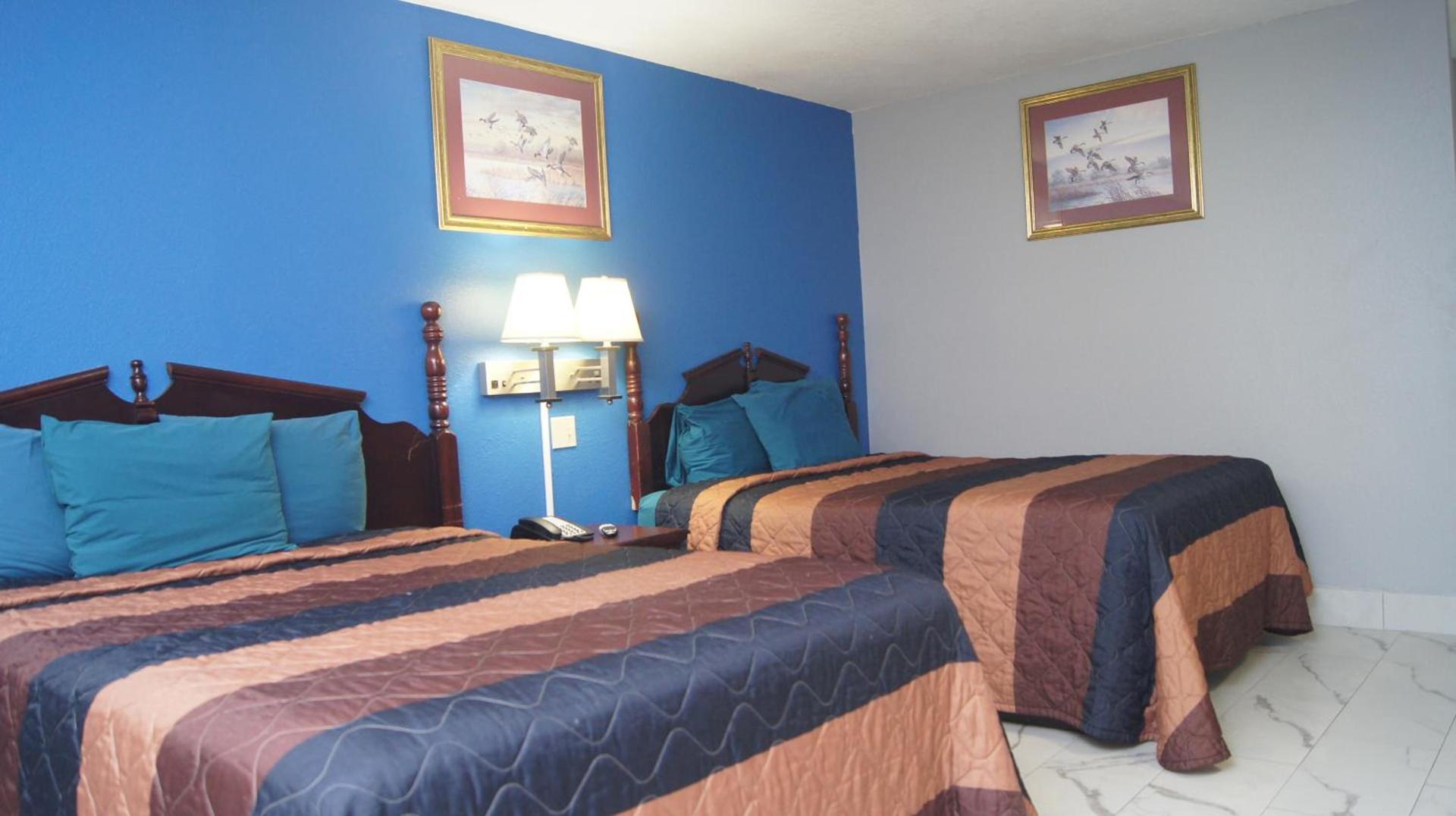 Holiday Lodge & Suites photo 17