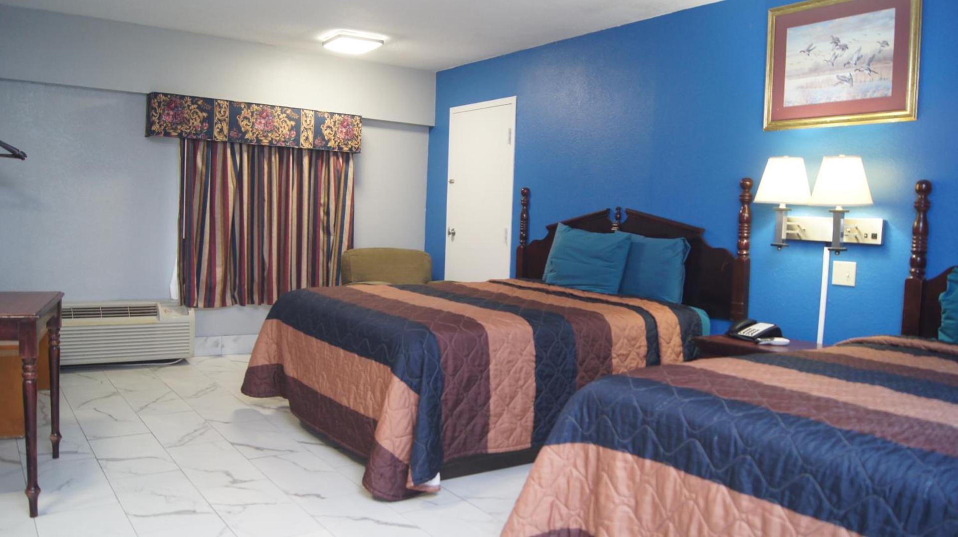 Holiday Lodge & Suites photo 27