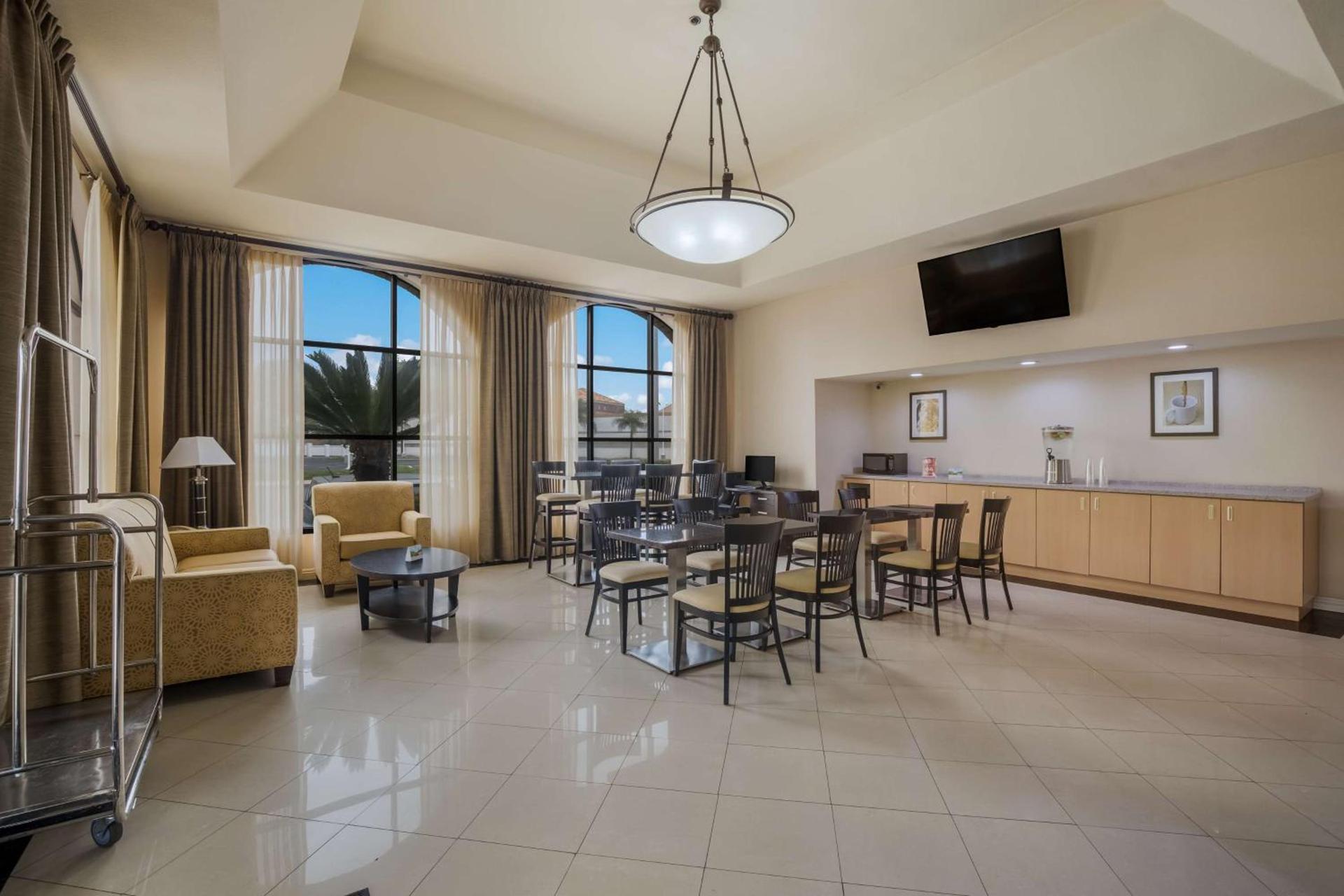 Best Western Norwalk Inn photo 8