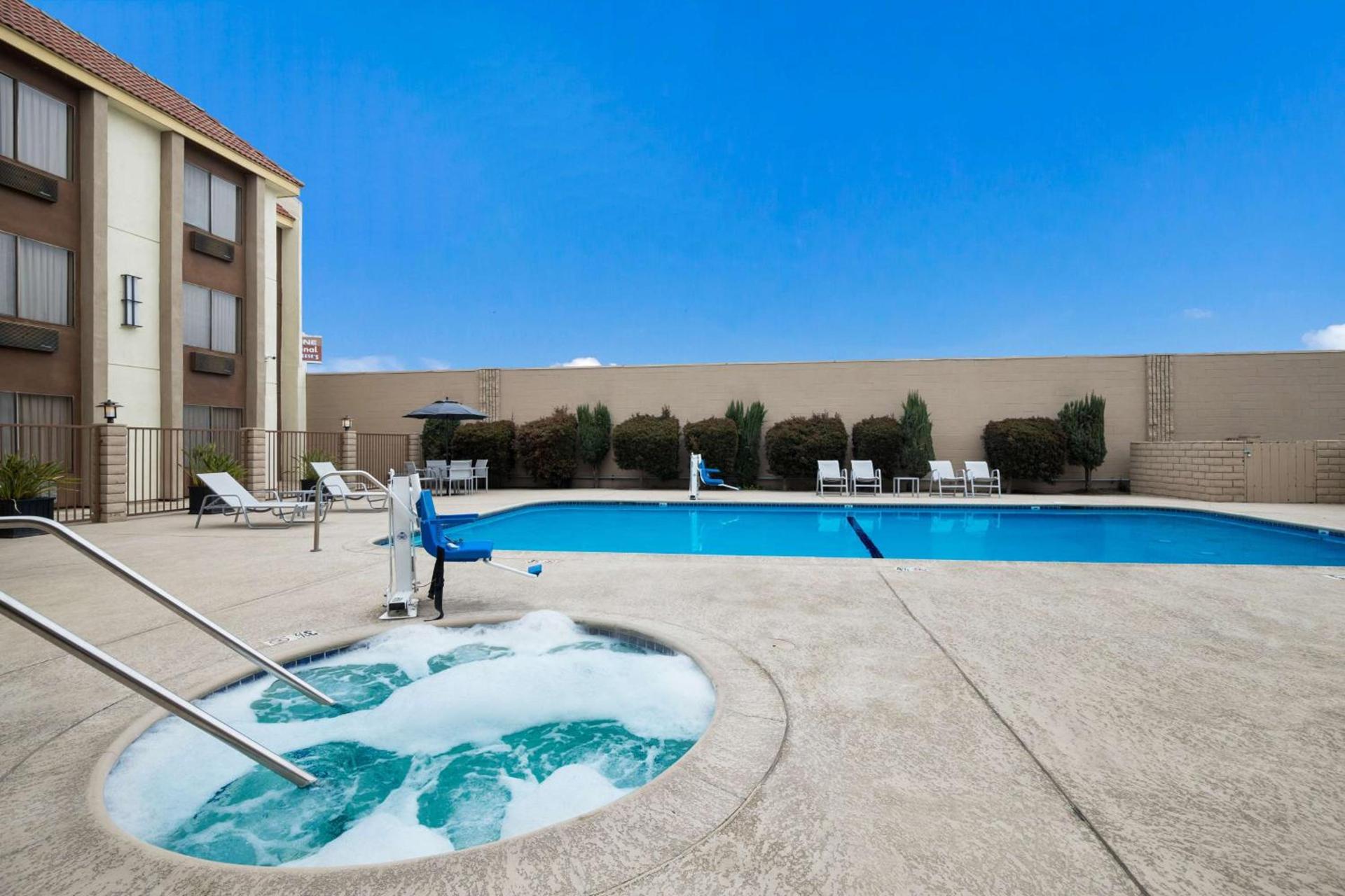 Best Western Norwalk Inn photo 10