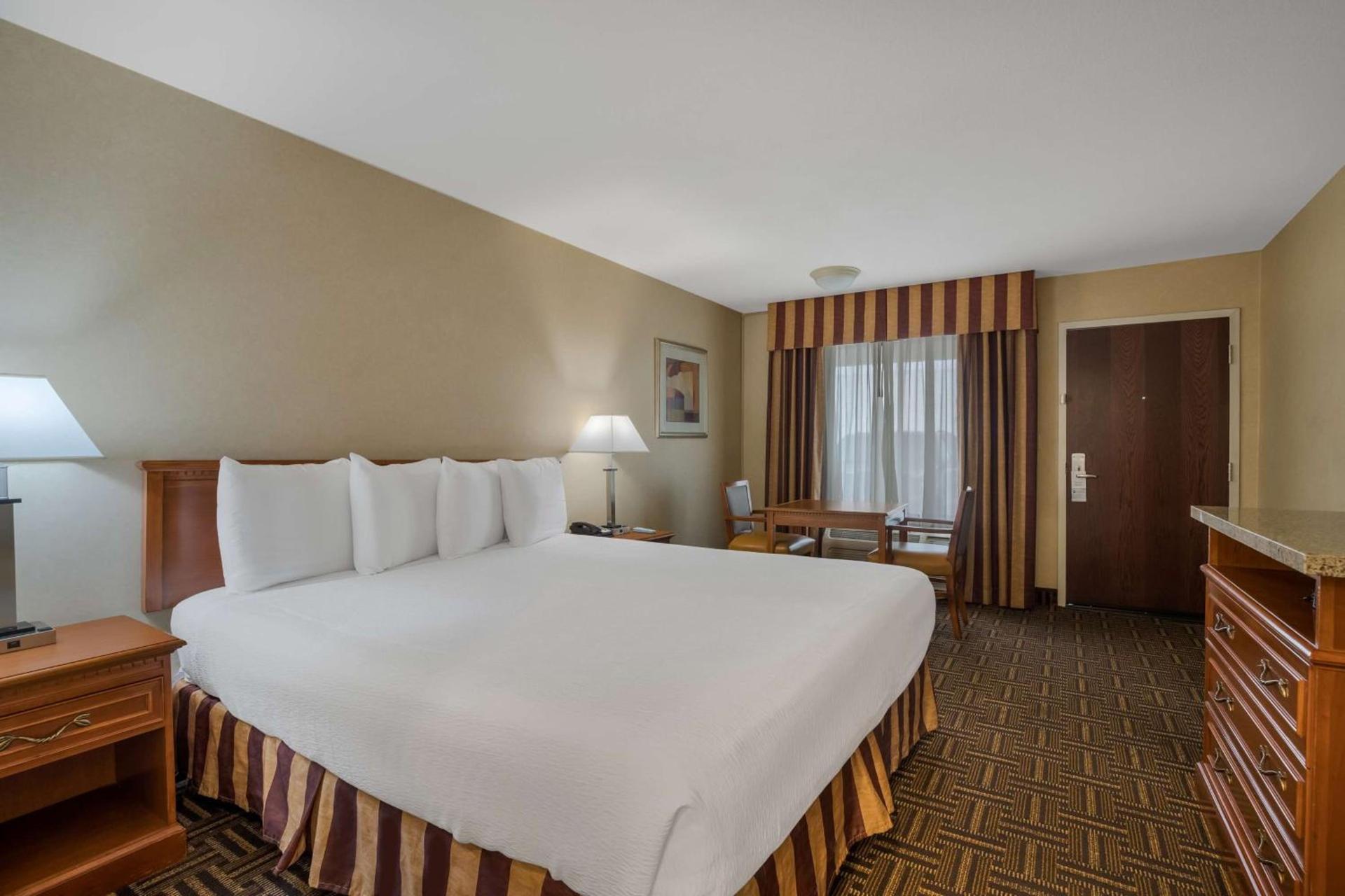 Best Western Norwalk Inn photo 24