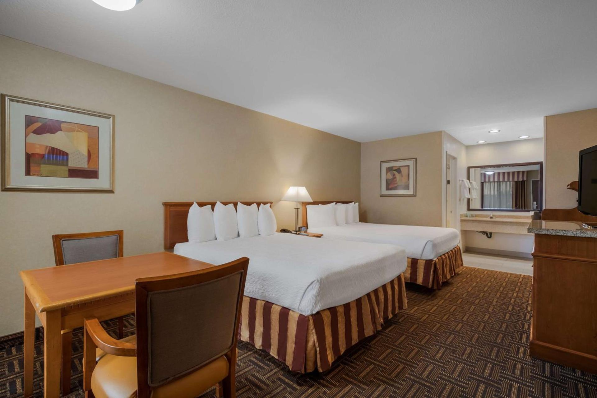 Best Western Norwalk Inn photo 29