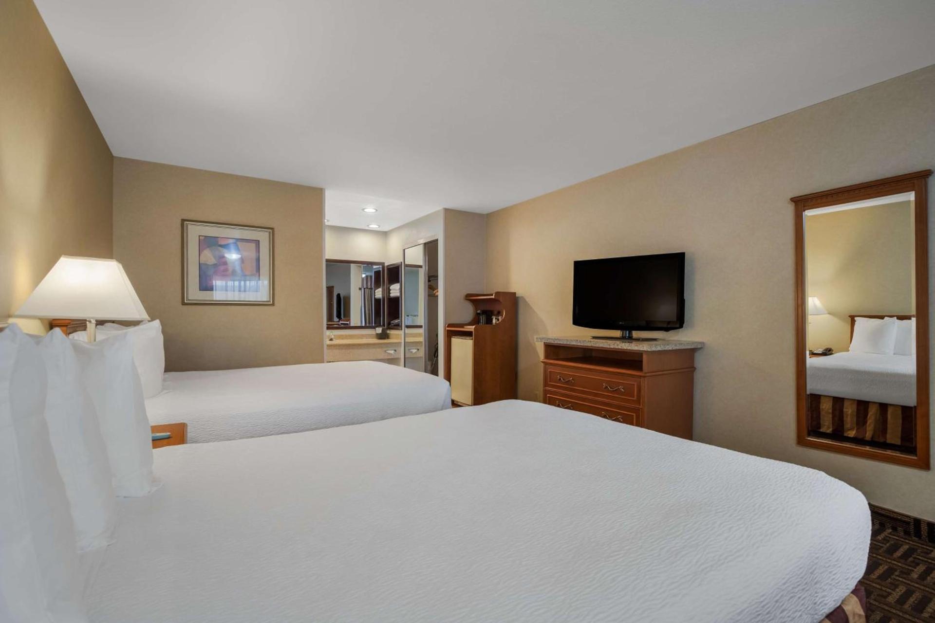 Best Western Norwalk Inn photo 30