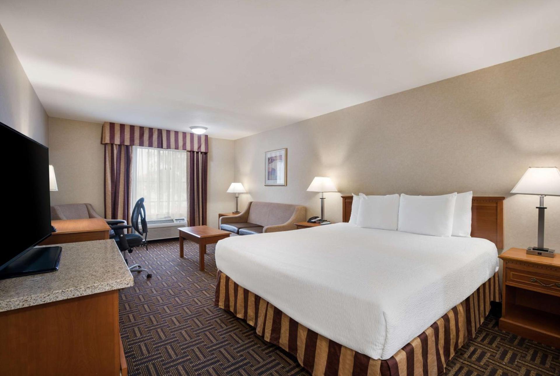 Best Western Norwalk Inn photo 33