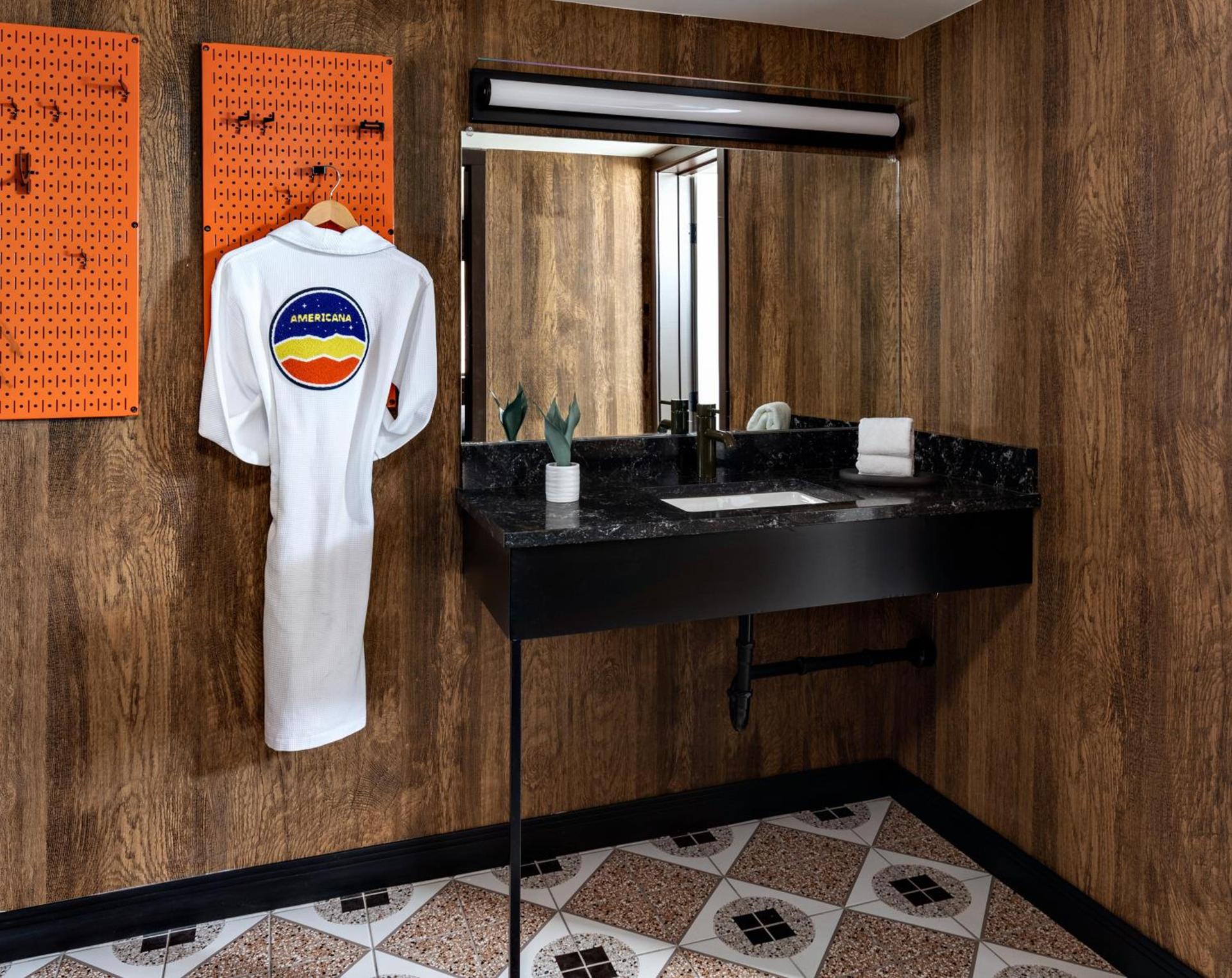 Americana Motor Hotel photo 6