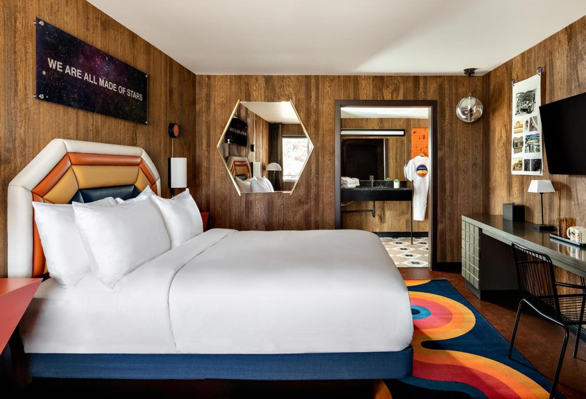 Americana Motor Hotel photo 40