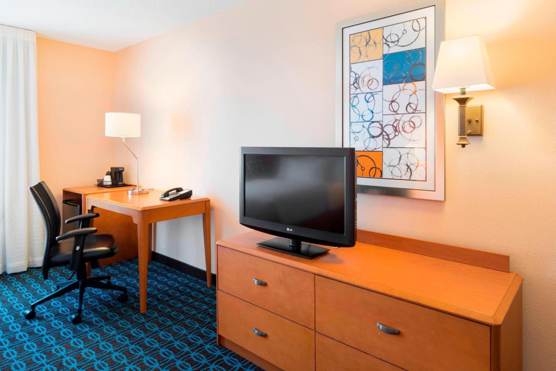 Fairfield Inn & Suites by Marriott State College photo 8