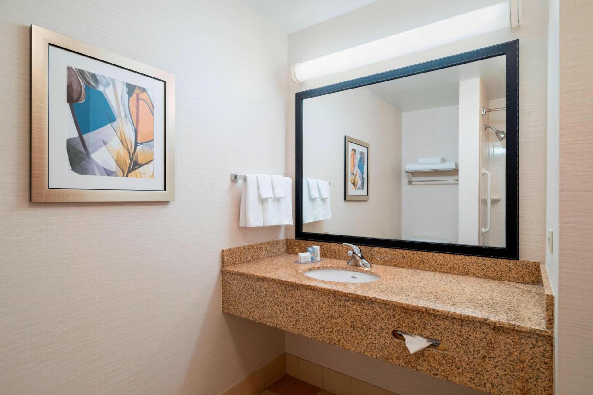 Fairfield Inn & Suites by Marriott State College photo 12