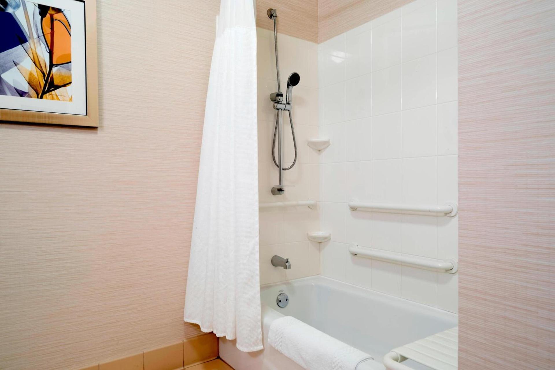 Fairfield Inn & Suites by Marriott State College photo 14