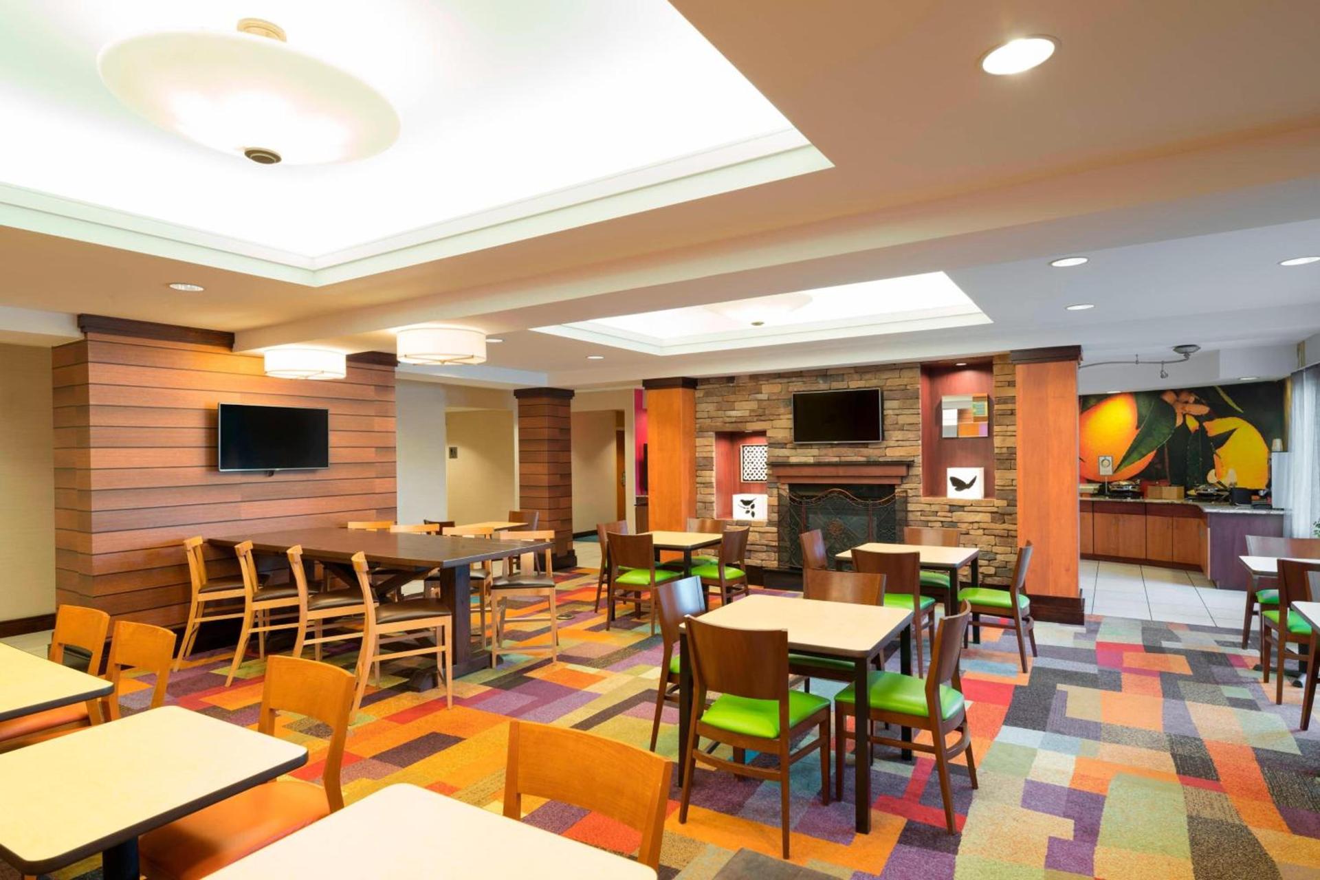 Fairfield Inn & Suites by Marriott State College photo 21