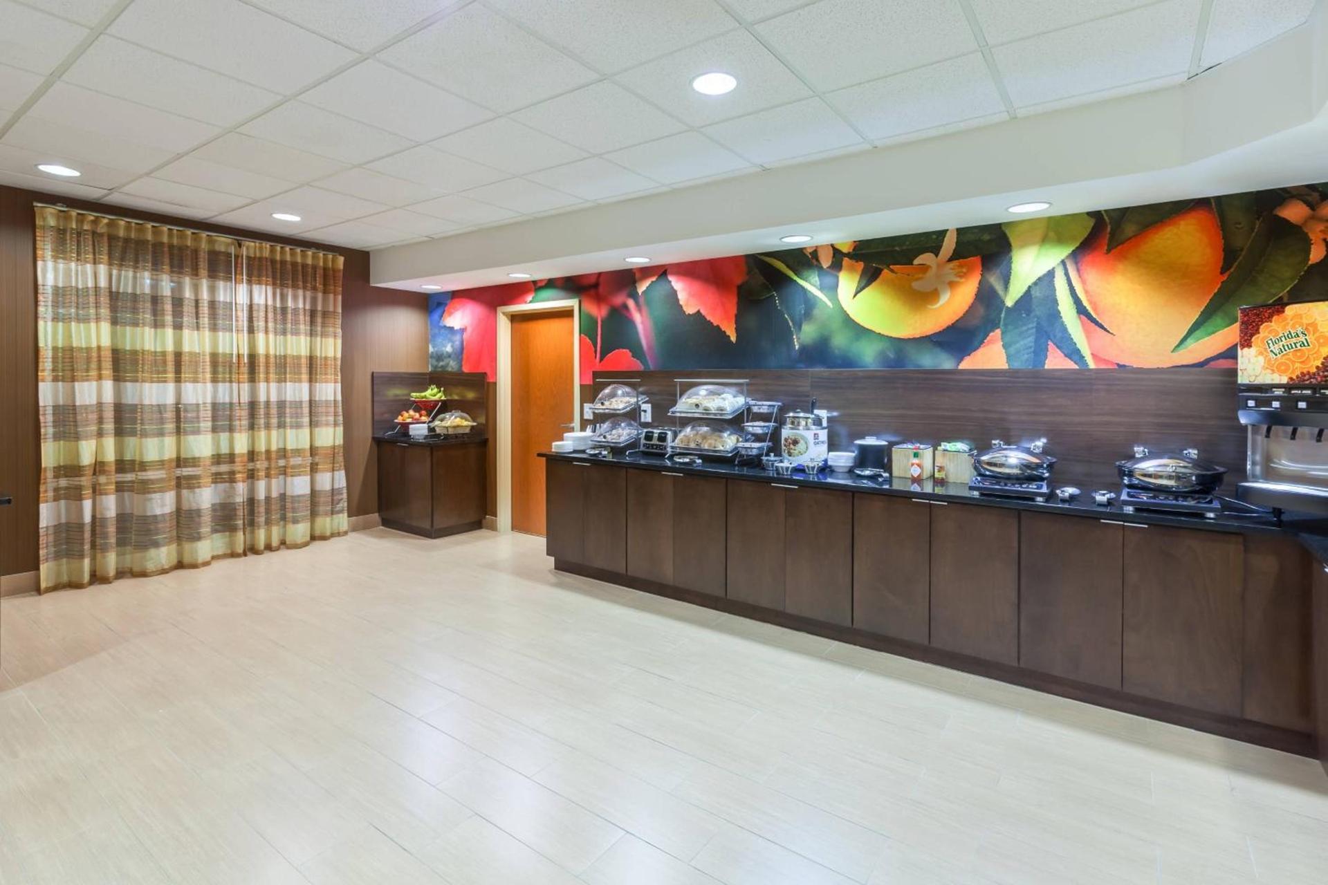 Fairfield Inn & Suites by Marriott Rogers photo 18