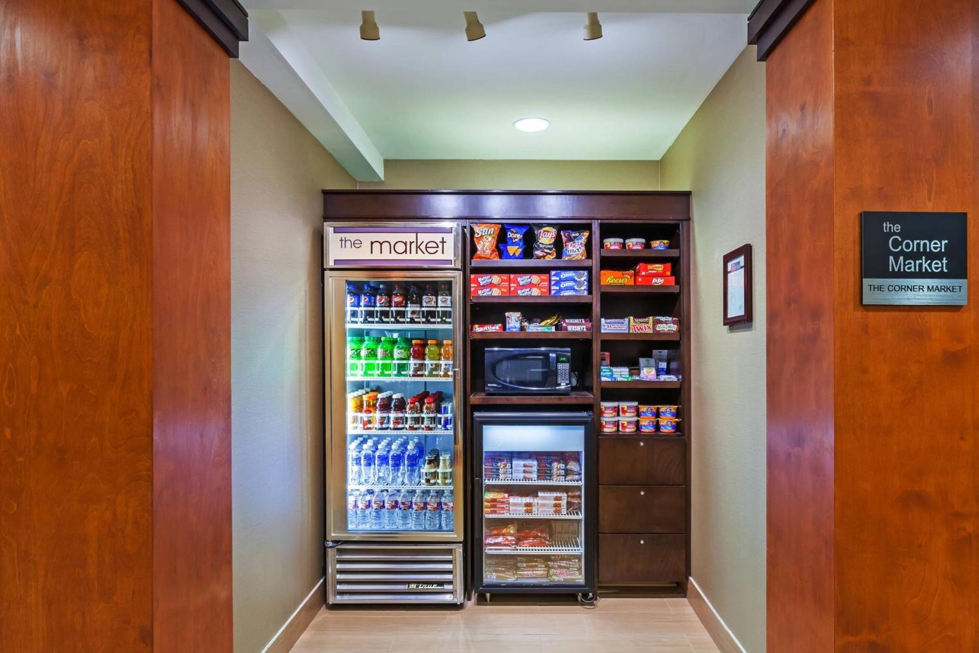 Fairfield Inn & Suites by Marriott Rogers photo 17