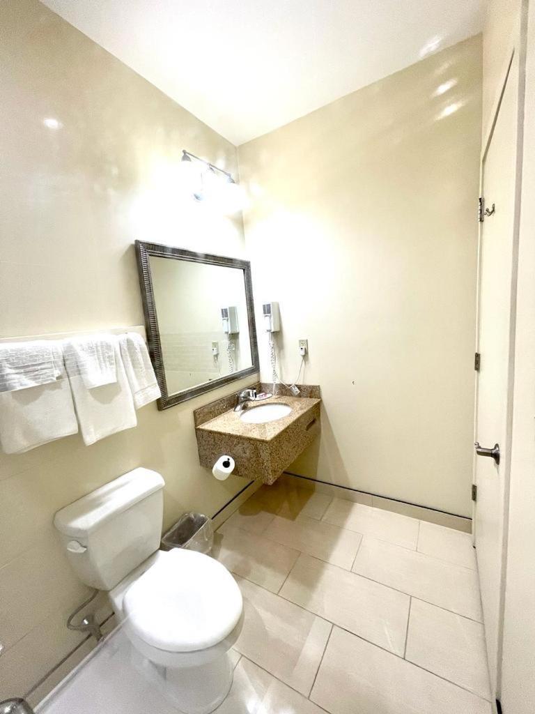Whitney Inn & Suites photo 24