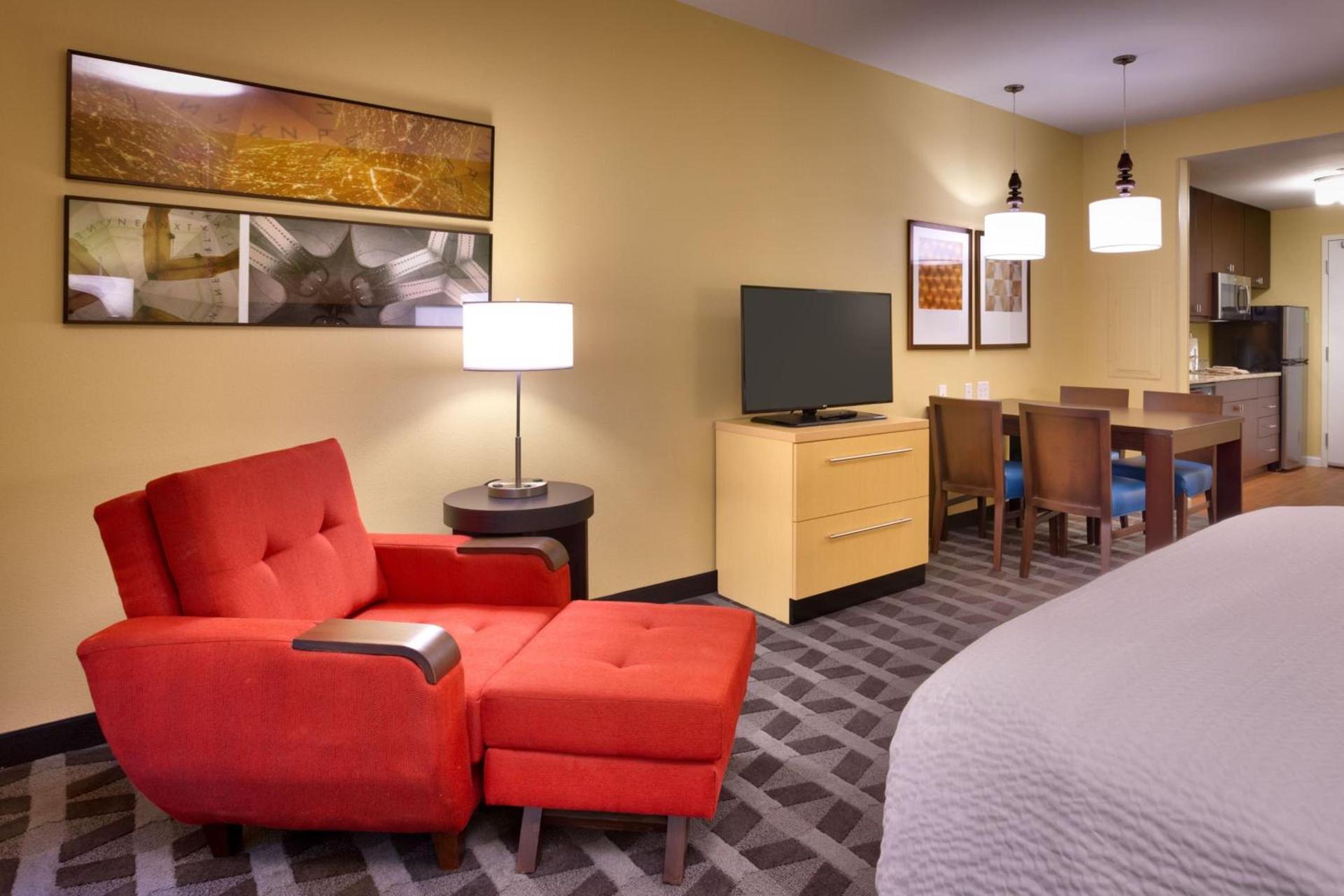 TownePlace Suites by Marriott Dickinson photo 5