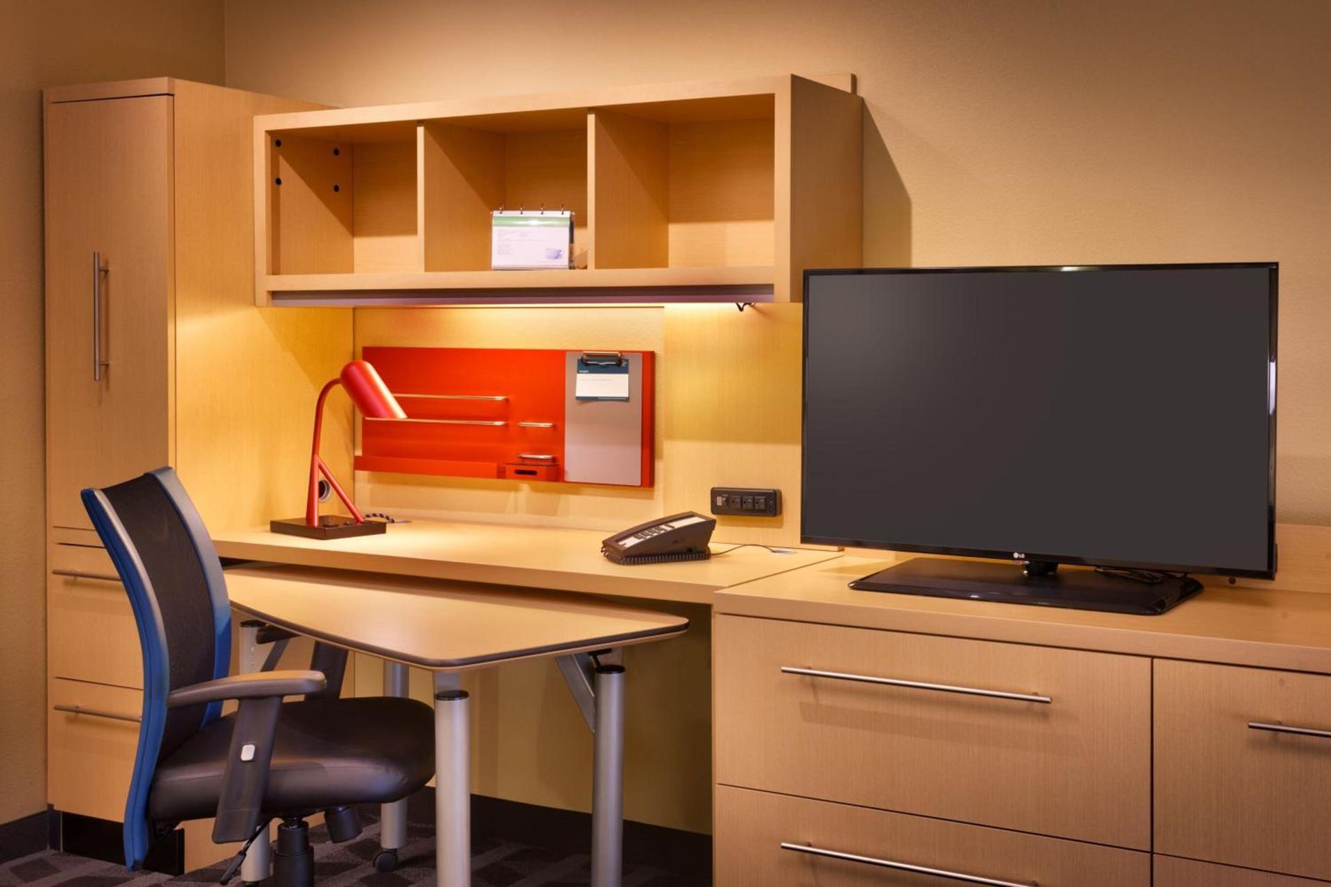 TownePlace Suites by Marriott Dickinson photo 16