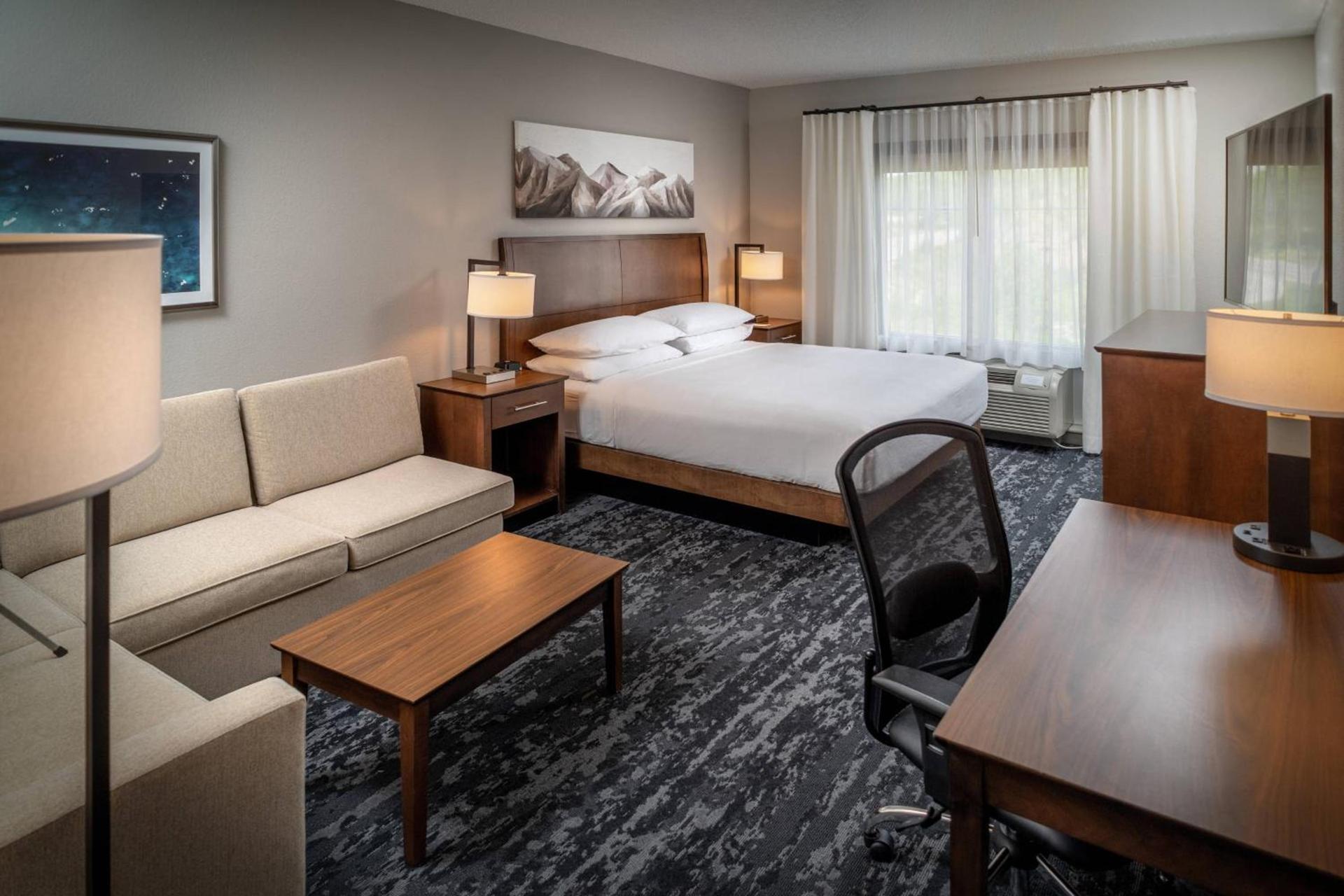 Delta Hotels by Marriott Huntington Mall photo 28