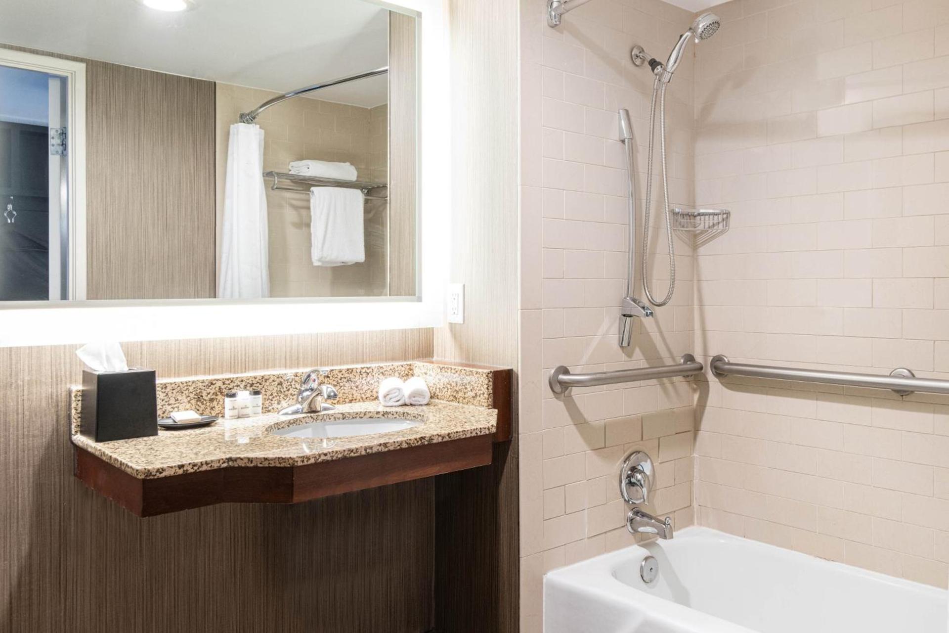 Sheraton Indianapolis City Centre Hotel photo 48