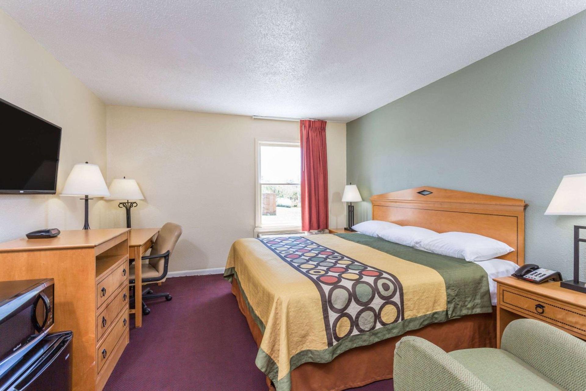 Super 8 by Wyndham Manning photo 7