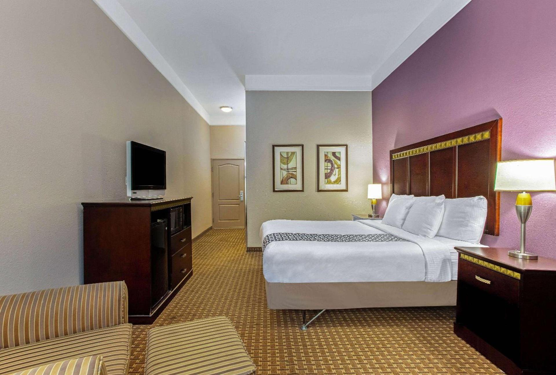 La Quinta by Wyndham Cleburne photo 14