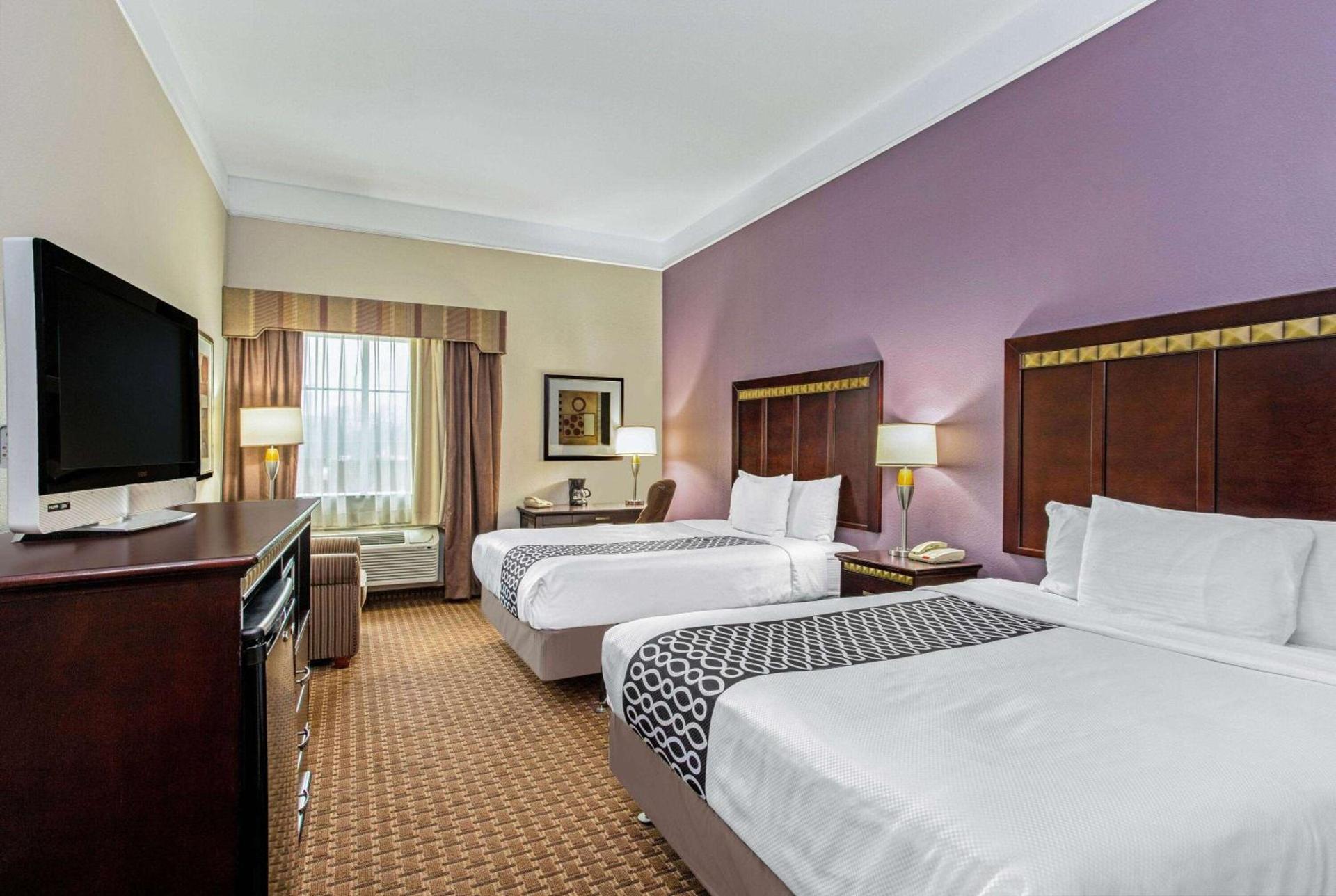 La Quinta by Wyndham Cleburne photo 13