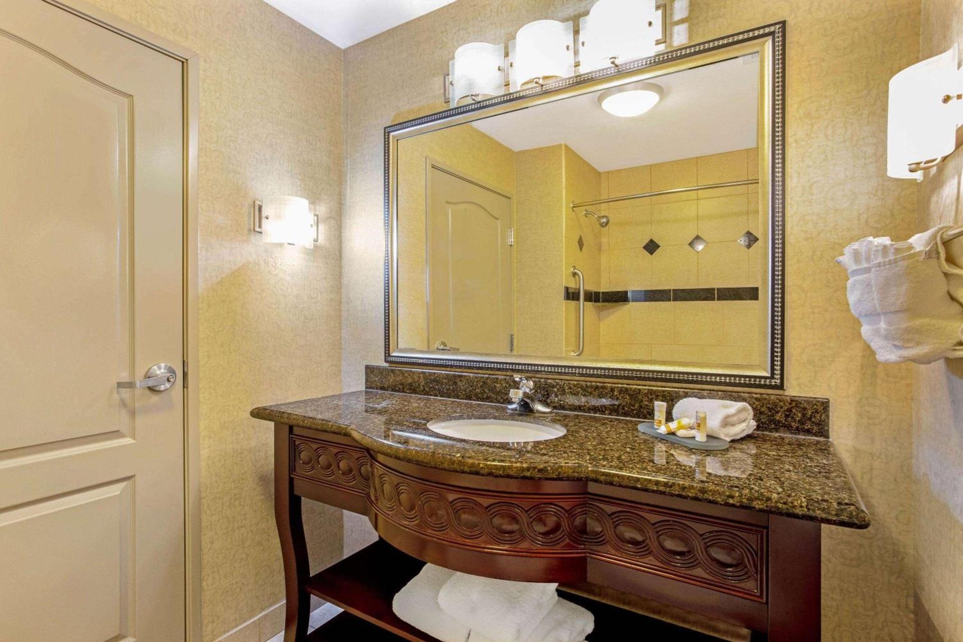 La Quinta by Wyndham Cleburne photo 19