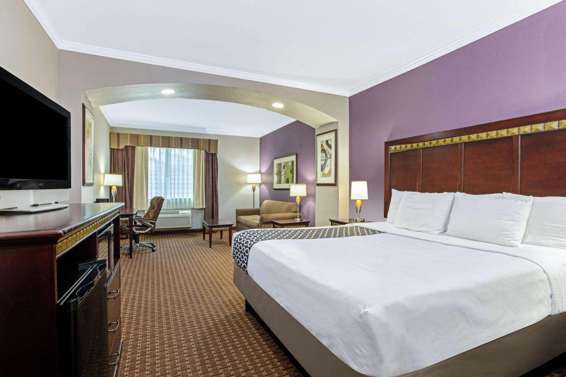 La Quinta by Wyndham Cleburne photo 20