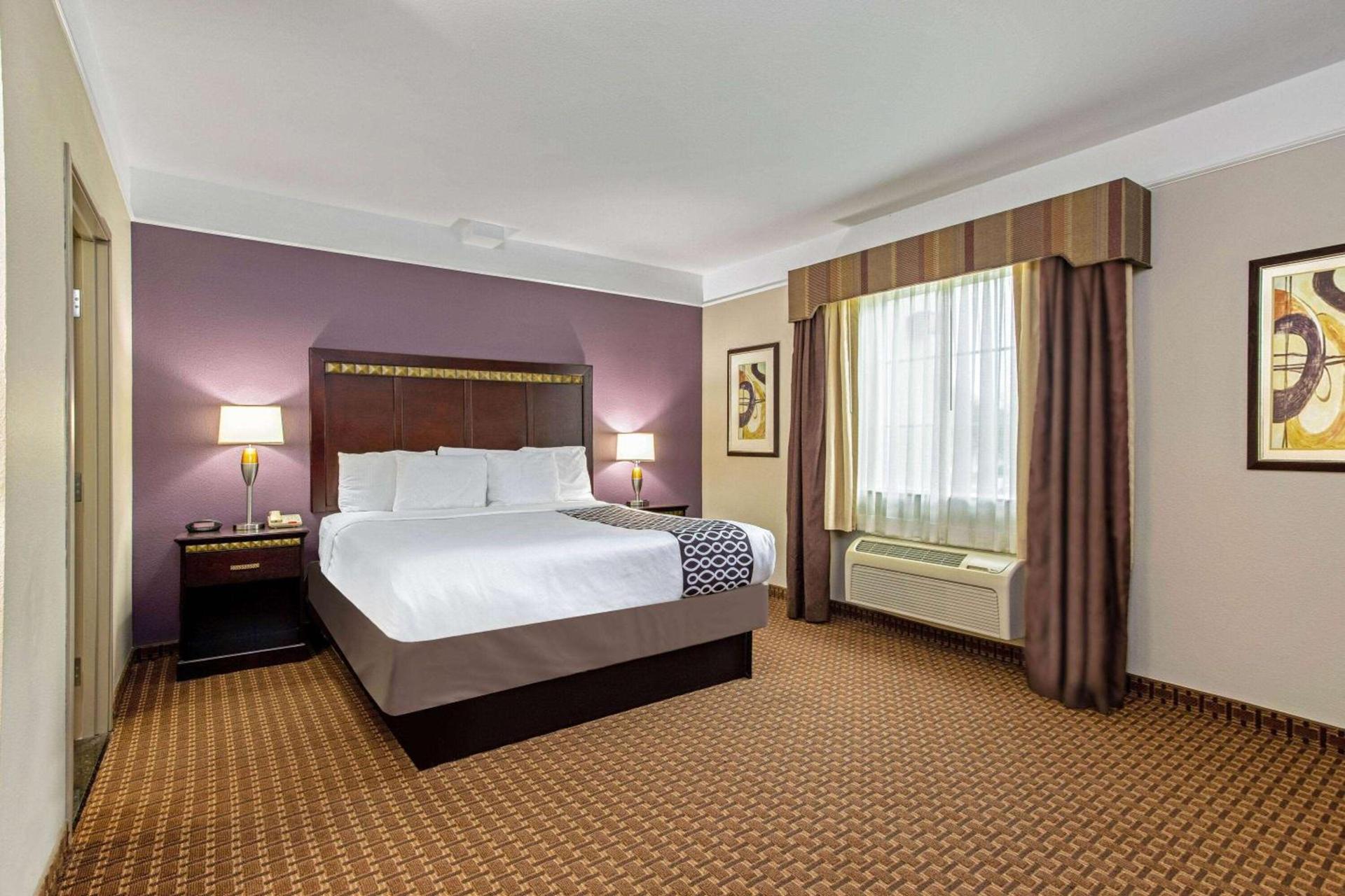 La Quinta by Wyndham Cleburne photo 23