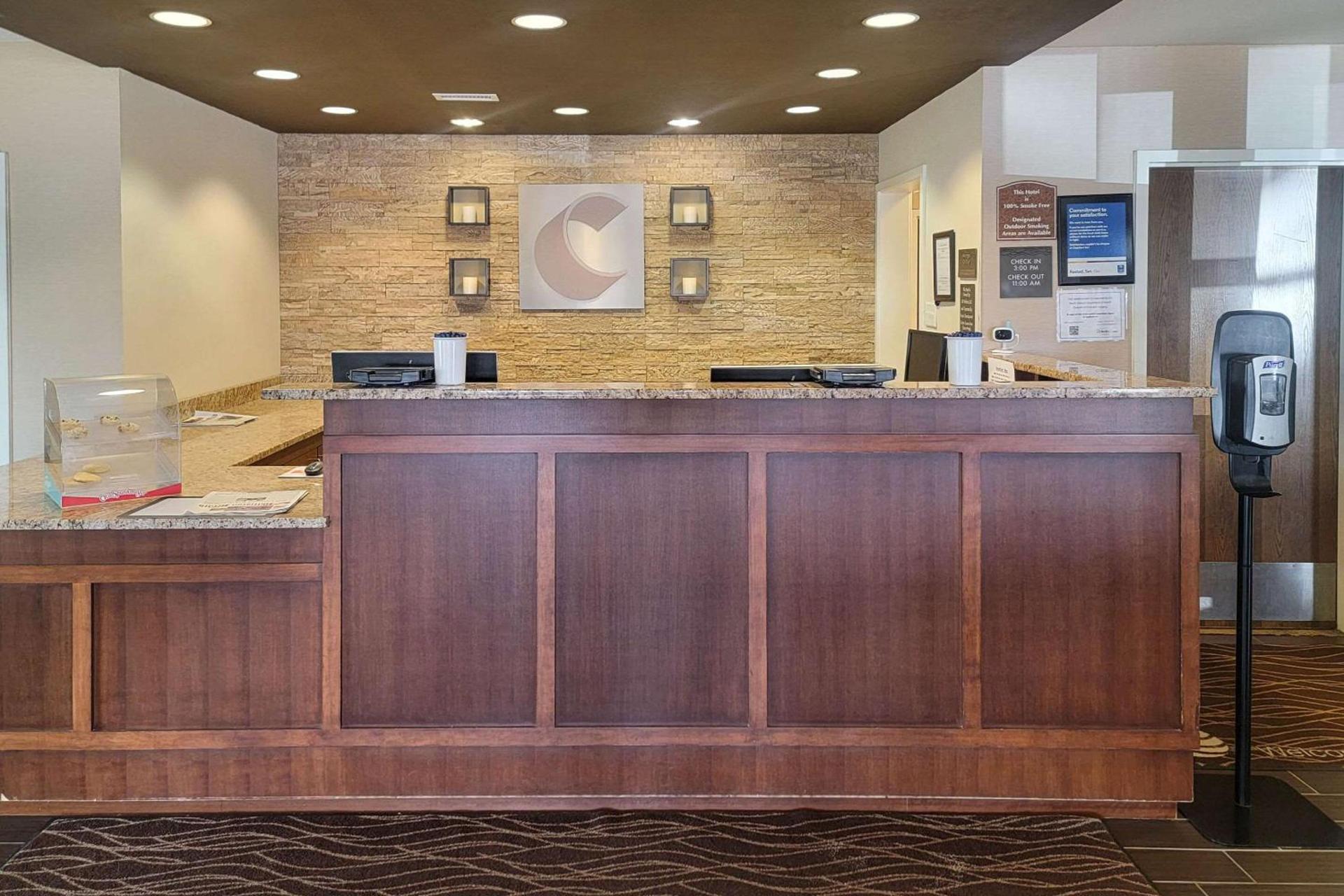 Comfort Inn & Suites Watford City photo 4
