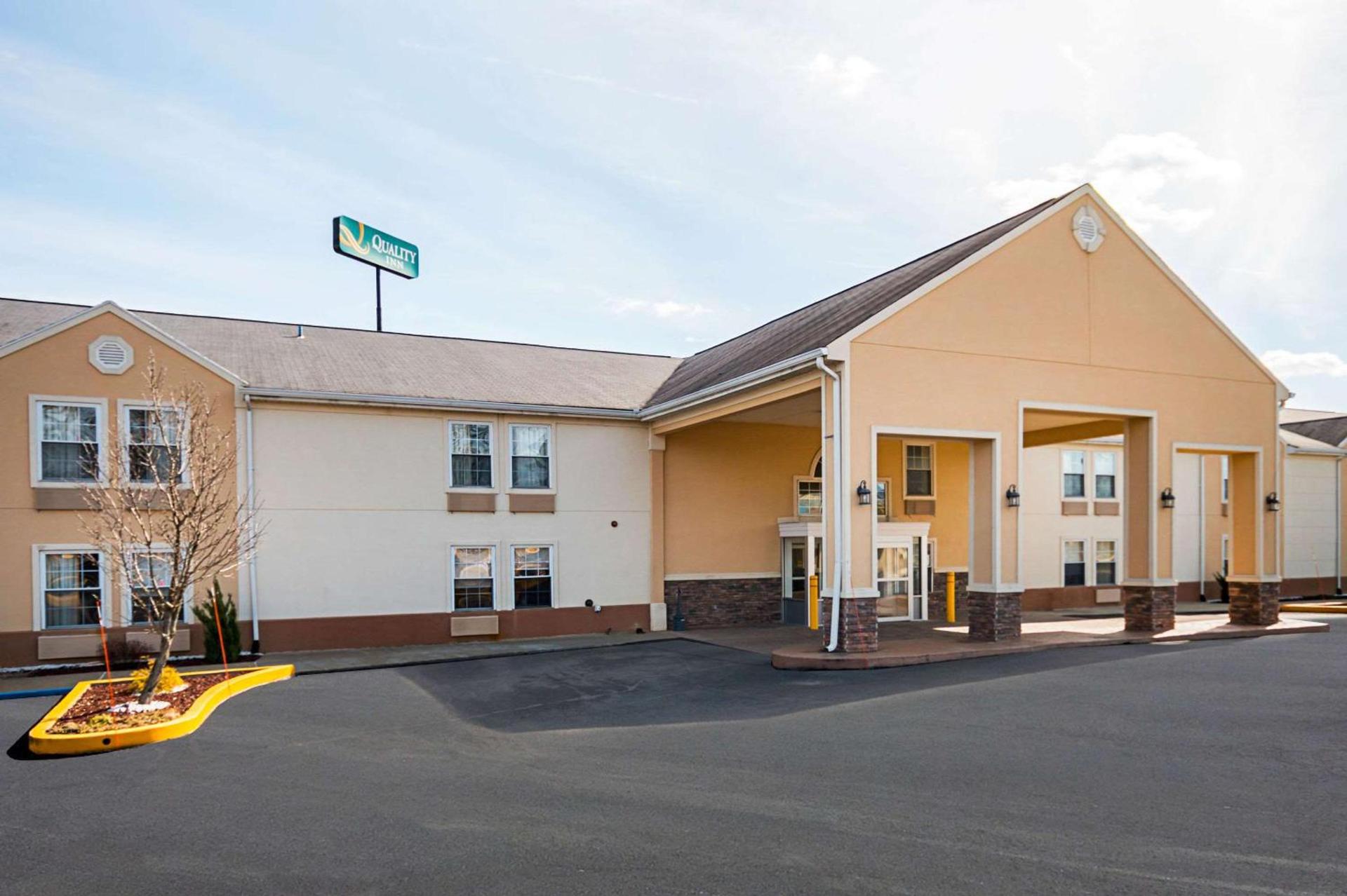 Quality Inn Fairmont photo 3