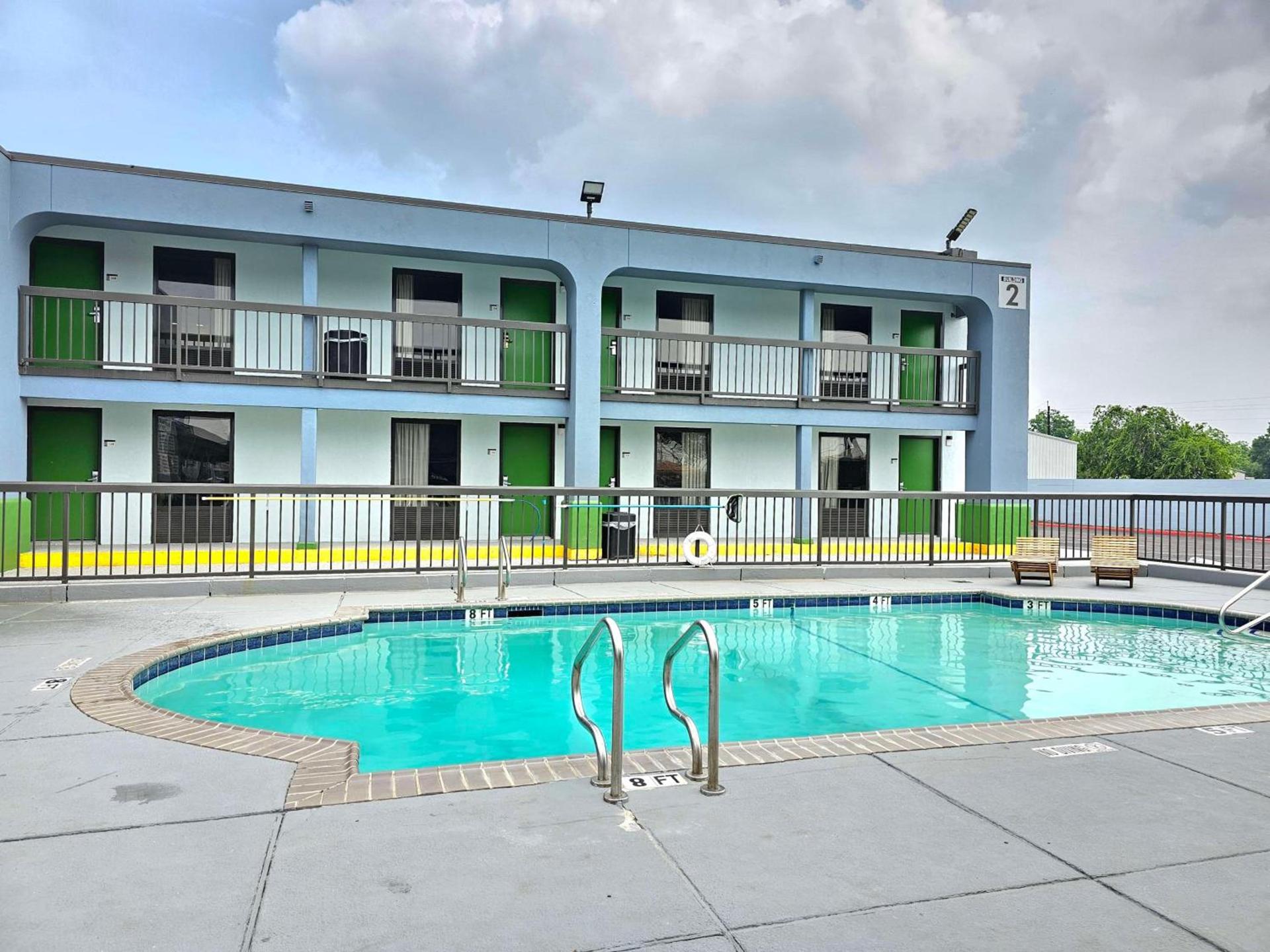 SureStay Studio by Best Western Victoria photo 4
