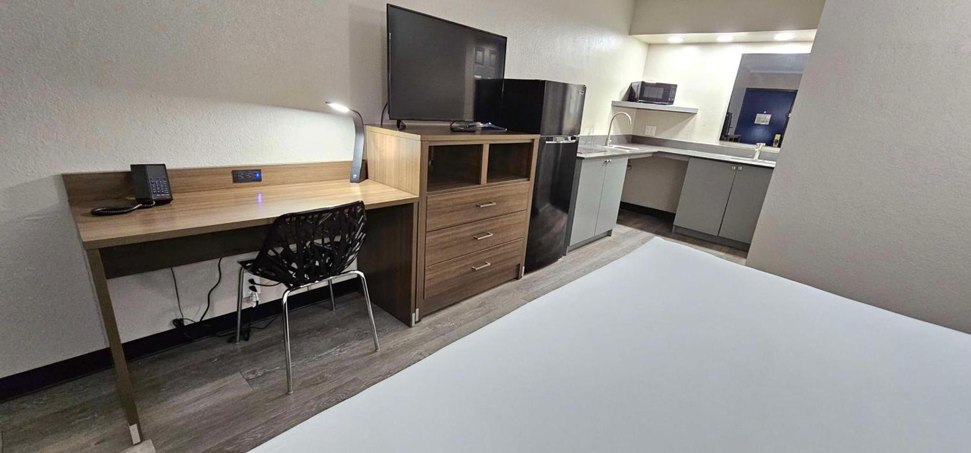SureStay Studio by Best Western Victoria photo 14