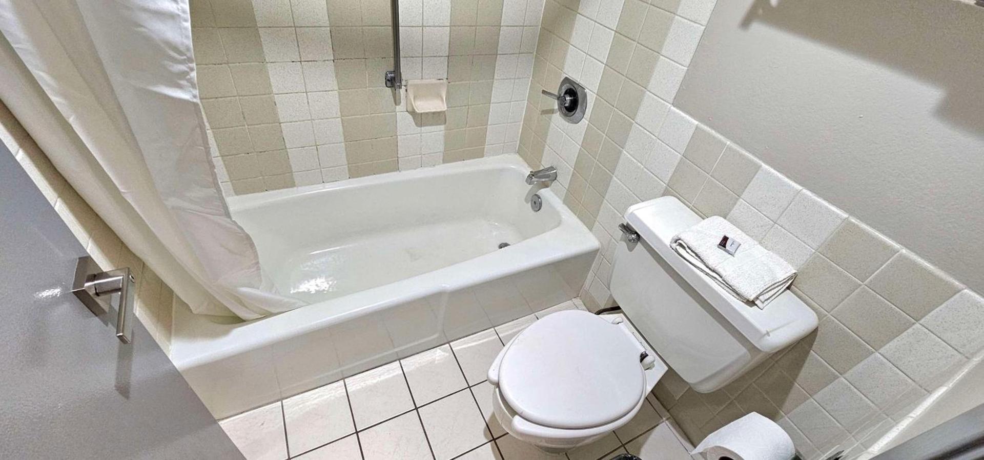 SureStay Studio by Best Western Victoria photo 18
