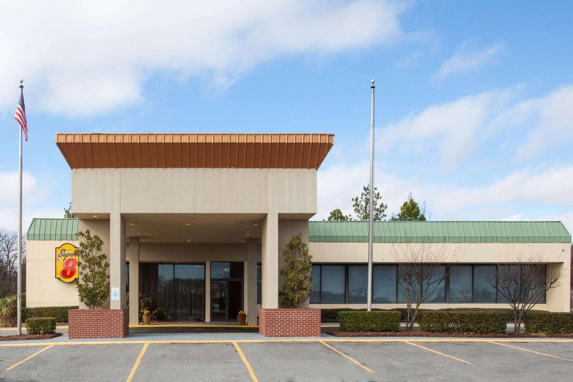 Super 8 by Wyndham Atoka — hotel in Atoka